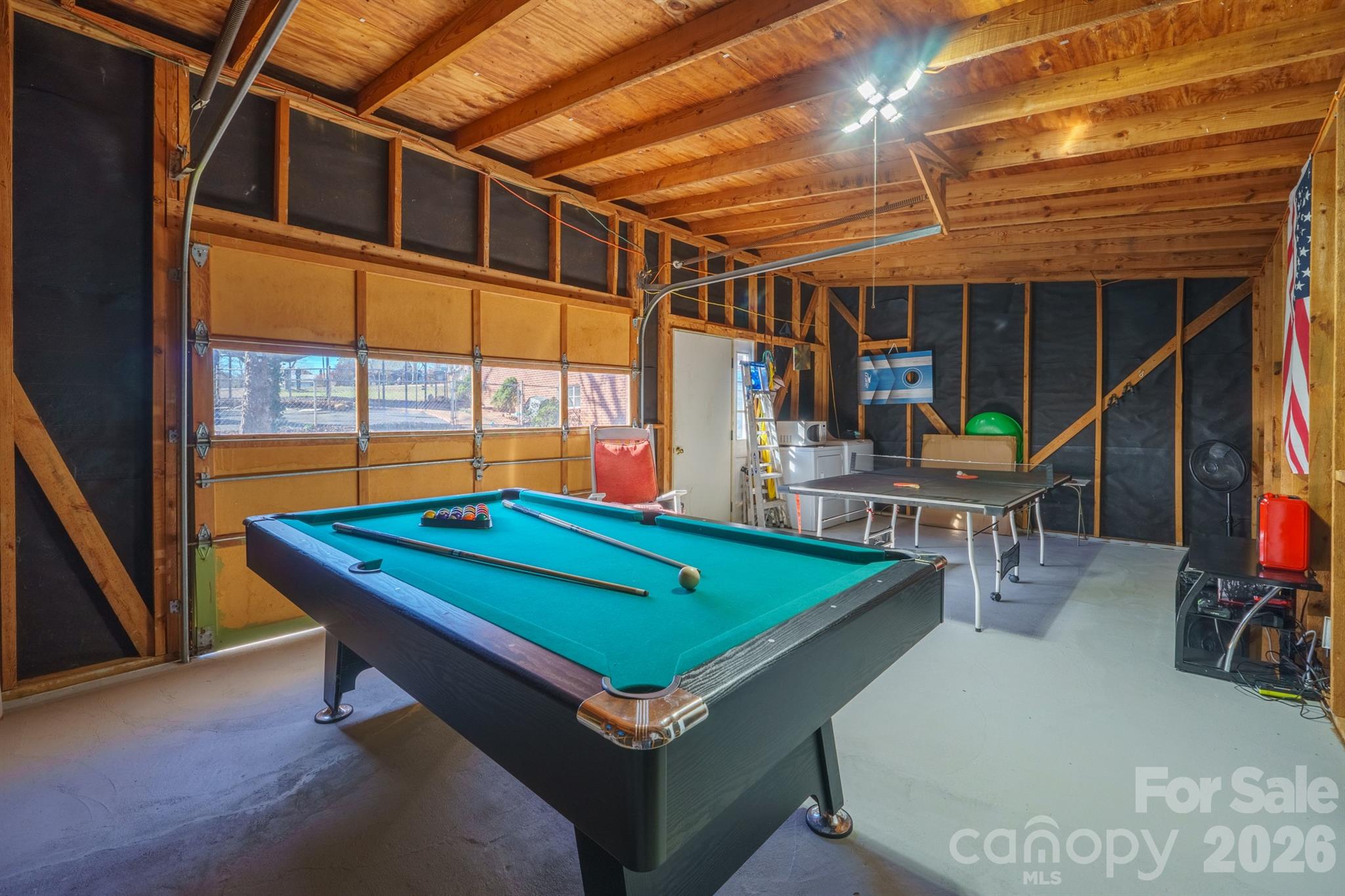 101 Bluebird Lane — Morganton