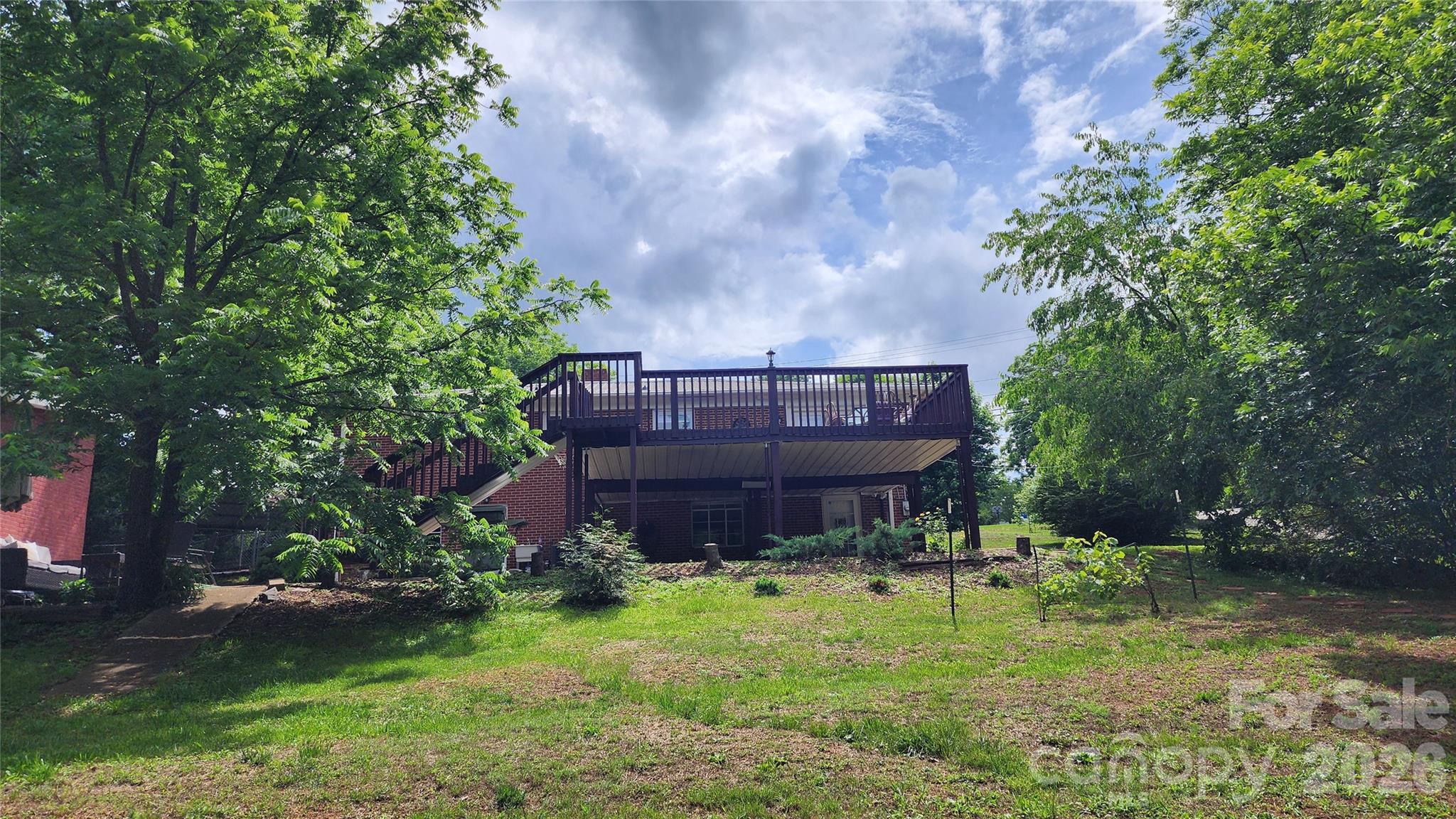 101 Bluebird Lane — Morganton