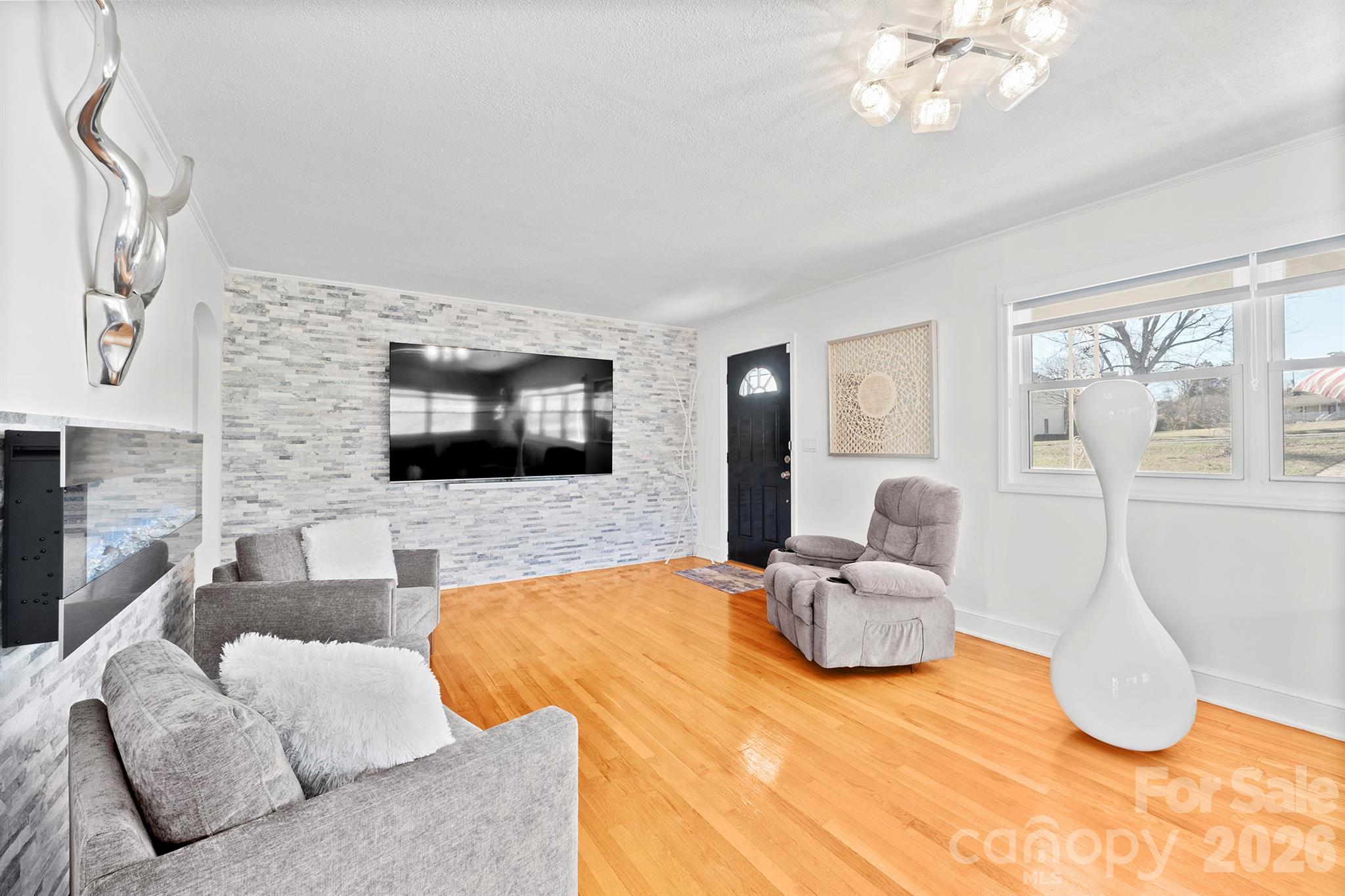 101 Bluebird Lane — Morganton