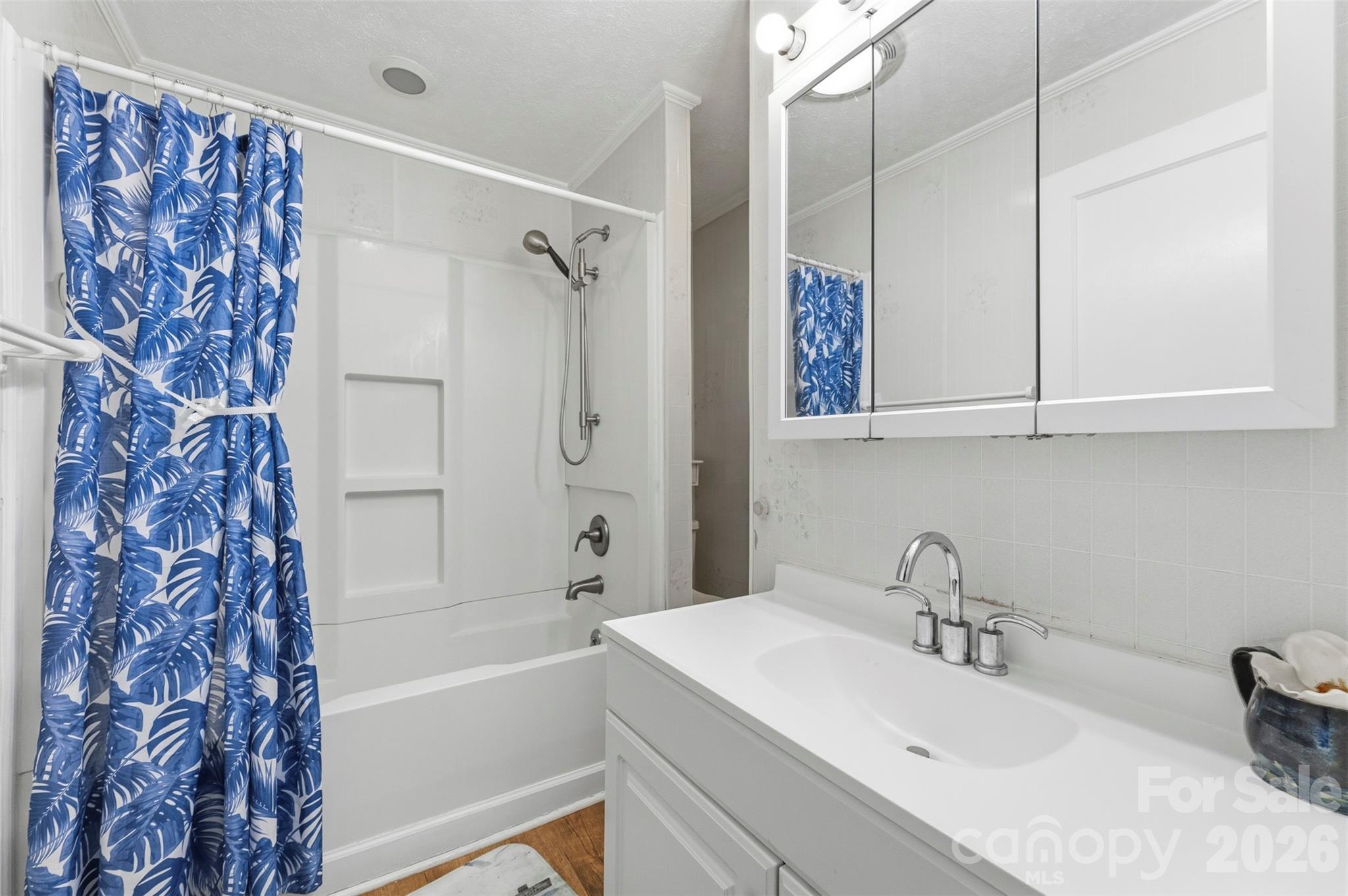 204 Hampshire Lane — Clover