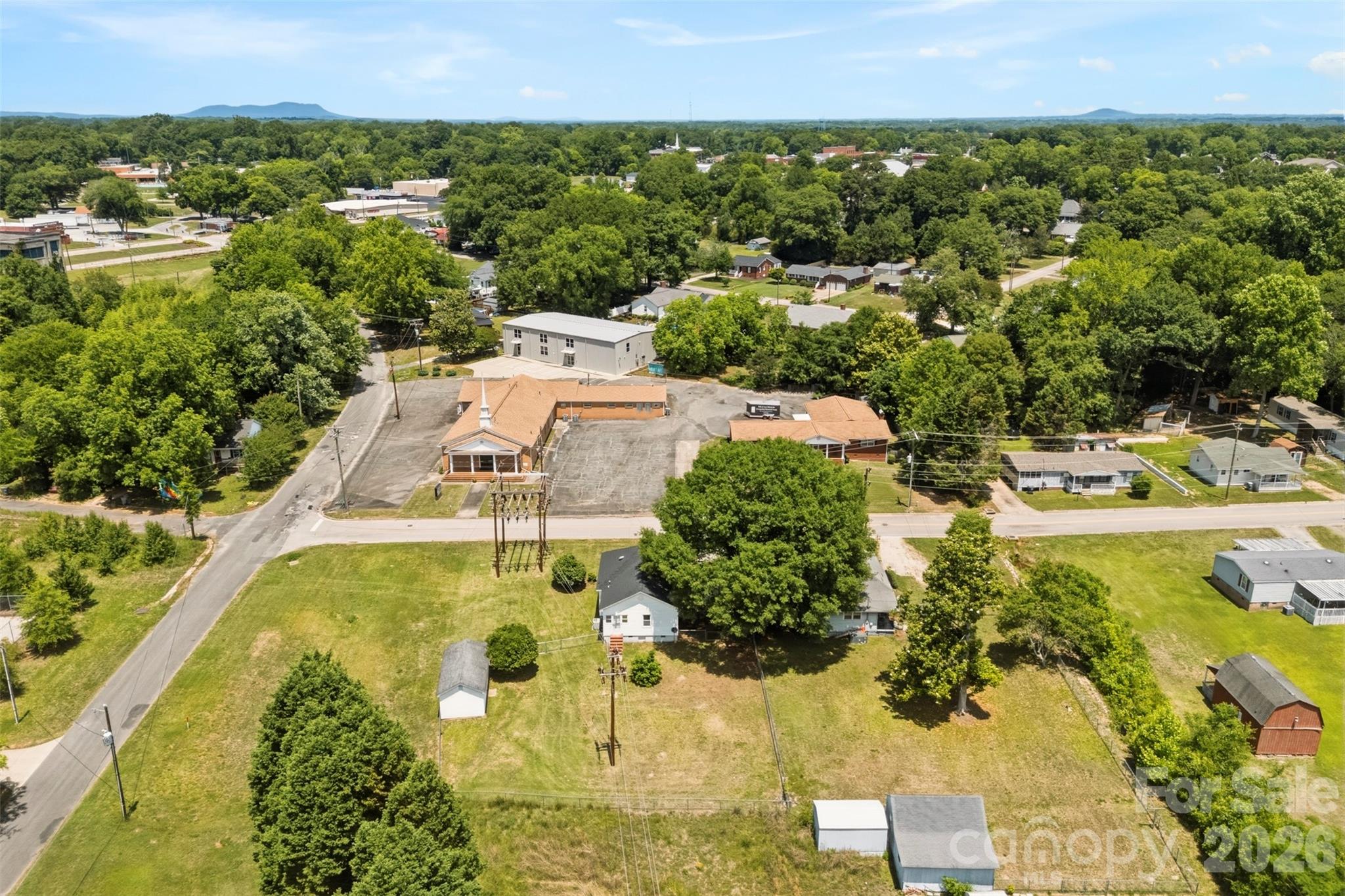 204 Hampshire Lane — Clover