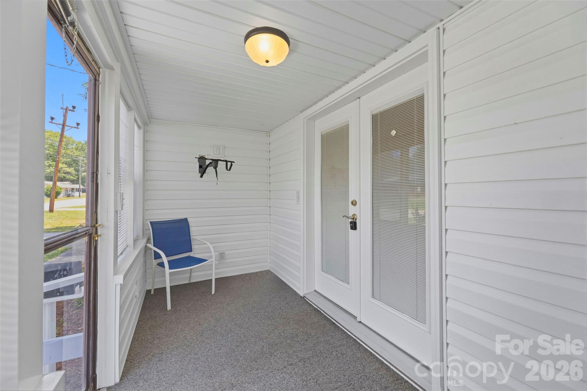 204 Hampshire Lane — Clover