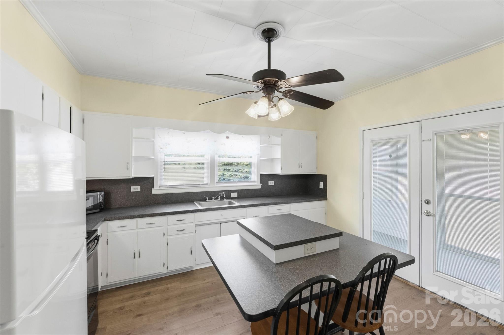 204 Hampshire Lane — Clover