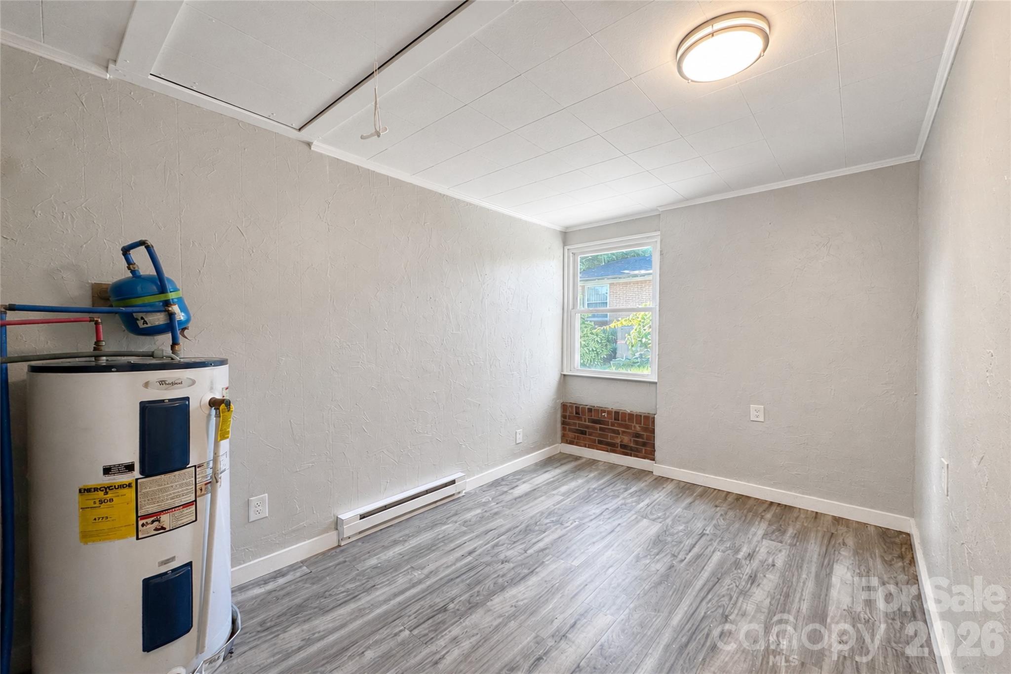 2121 24th Street NE — Hickory