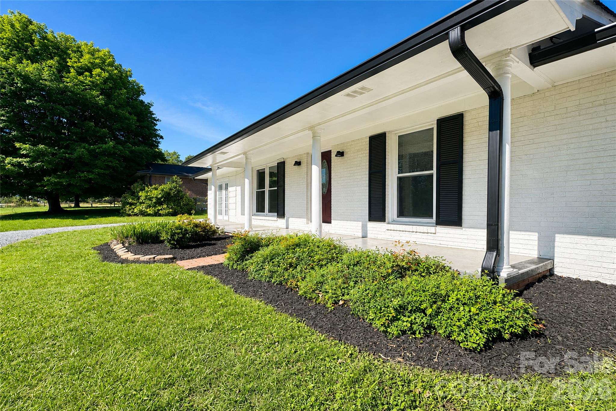 2121 24th Street NE — Hickory