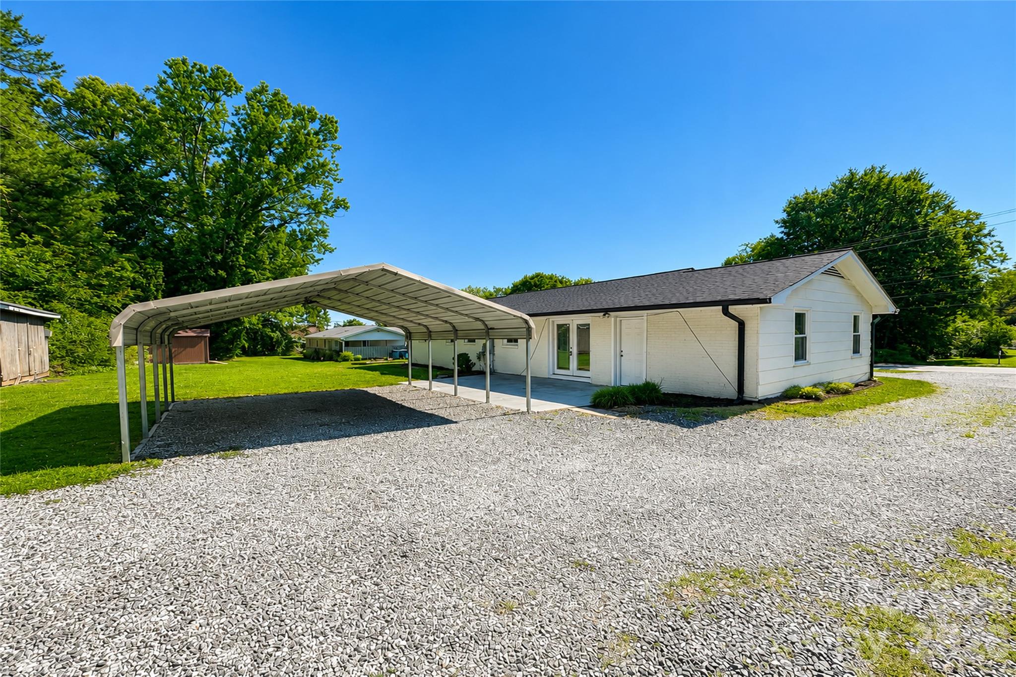 2121 24th Street NE — Hickory