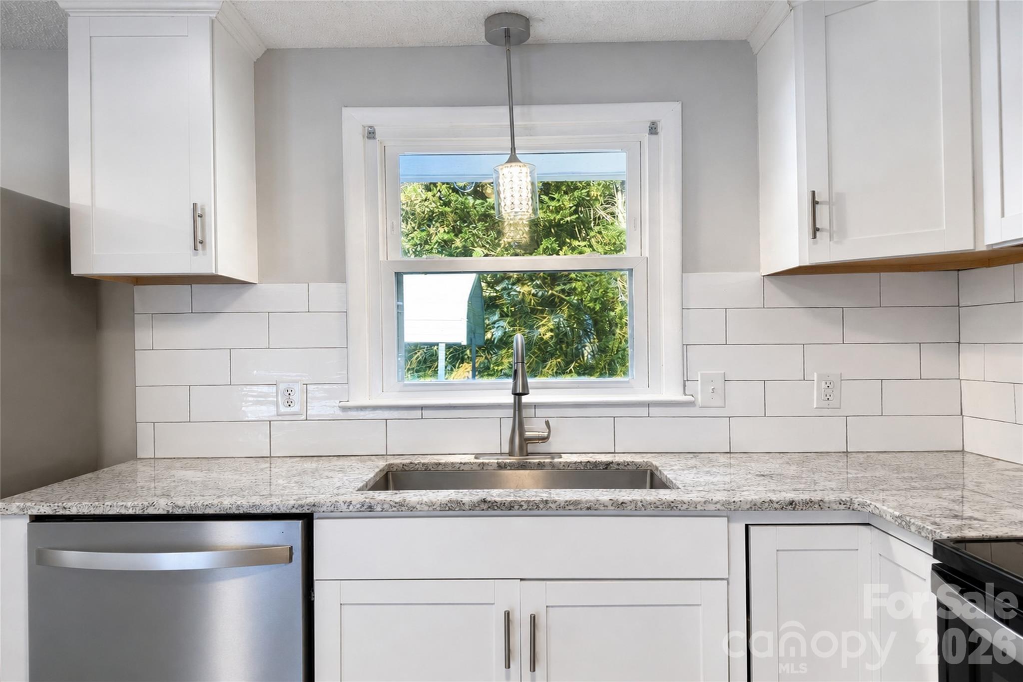 2121 24th Street NE — Hickory