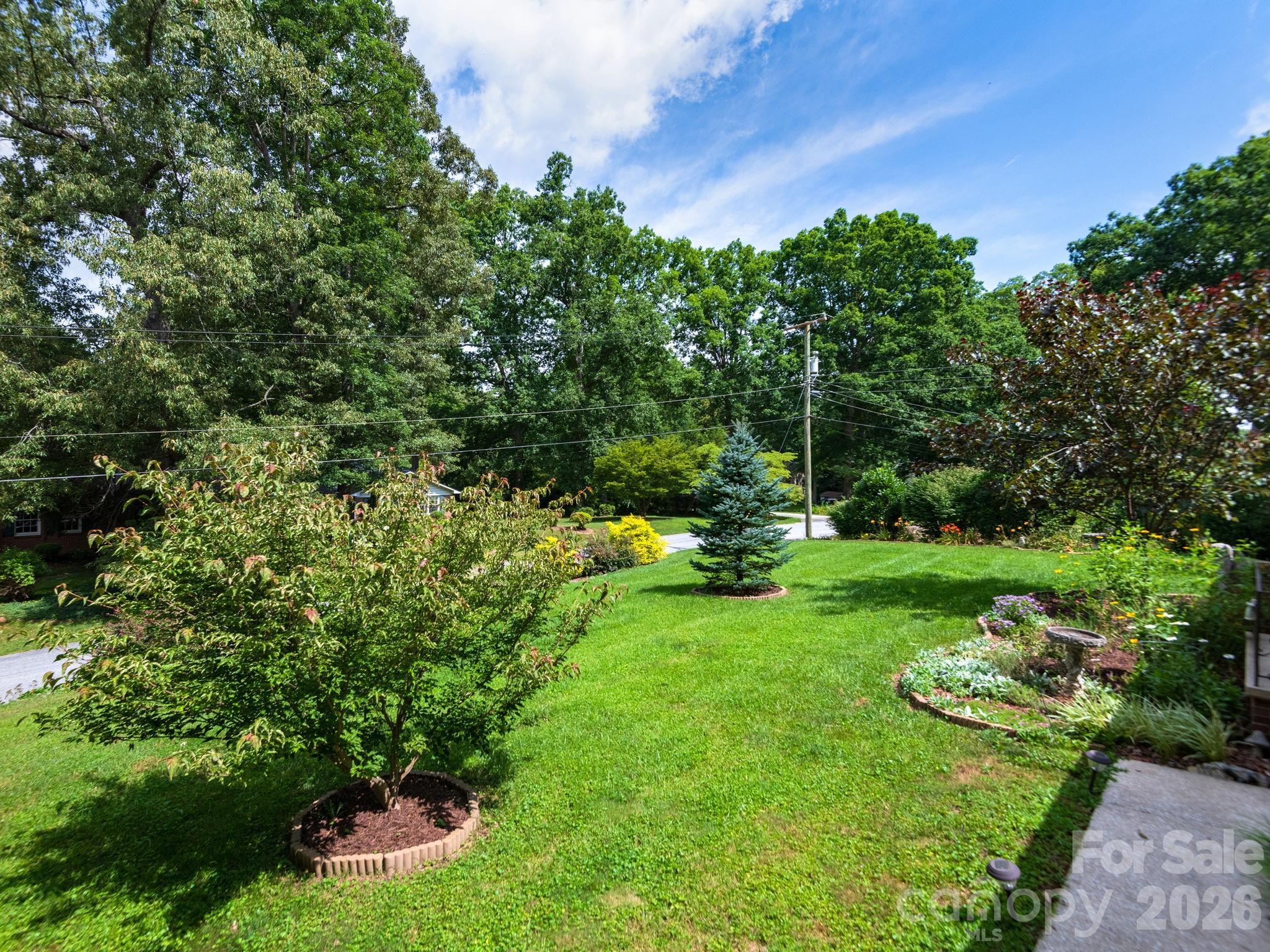 112 Lyndale Road — Hendersonville