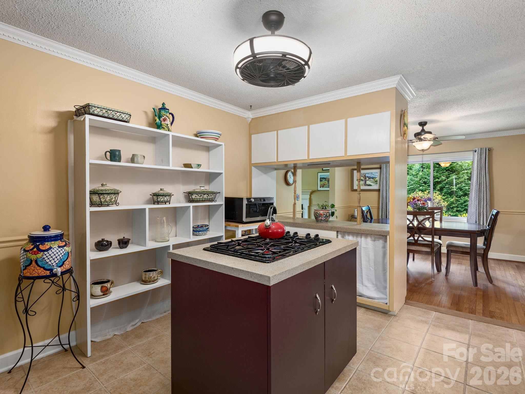 112 Lyndale Road — Hendersonville