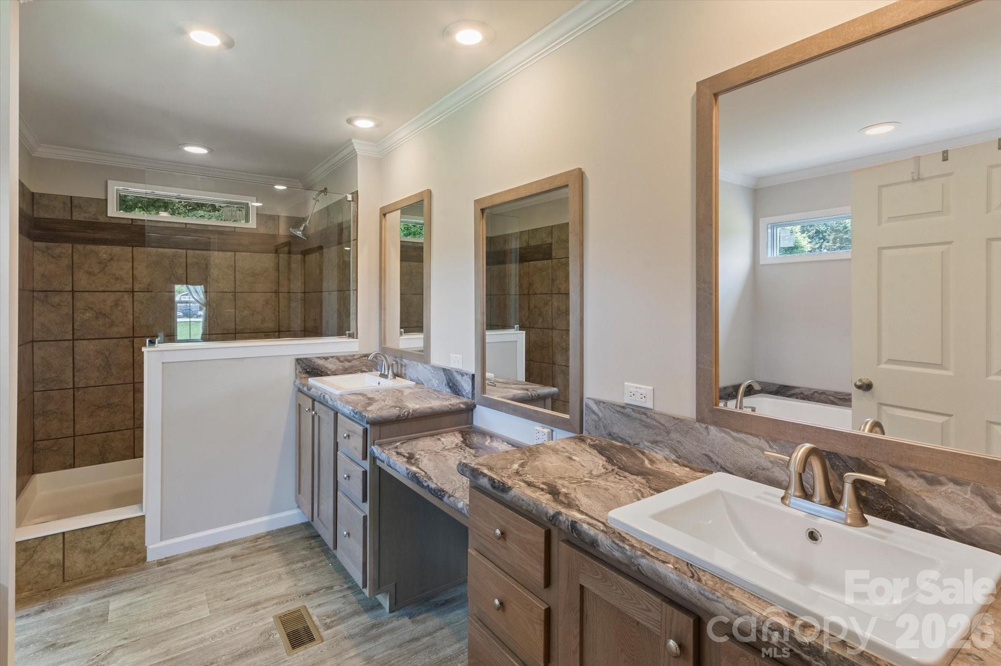 1060 Pickens Highway — Rosman