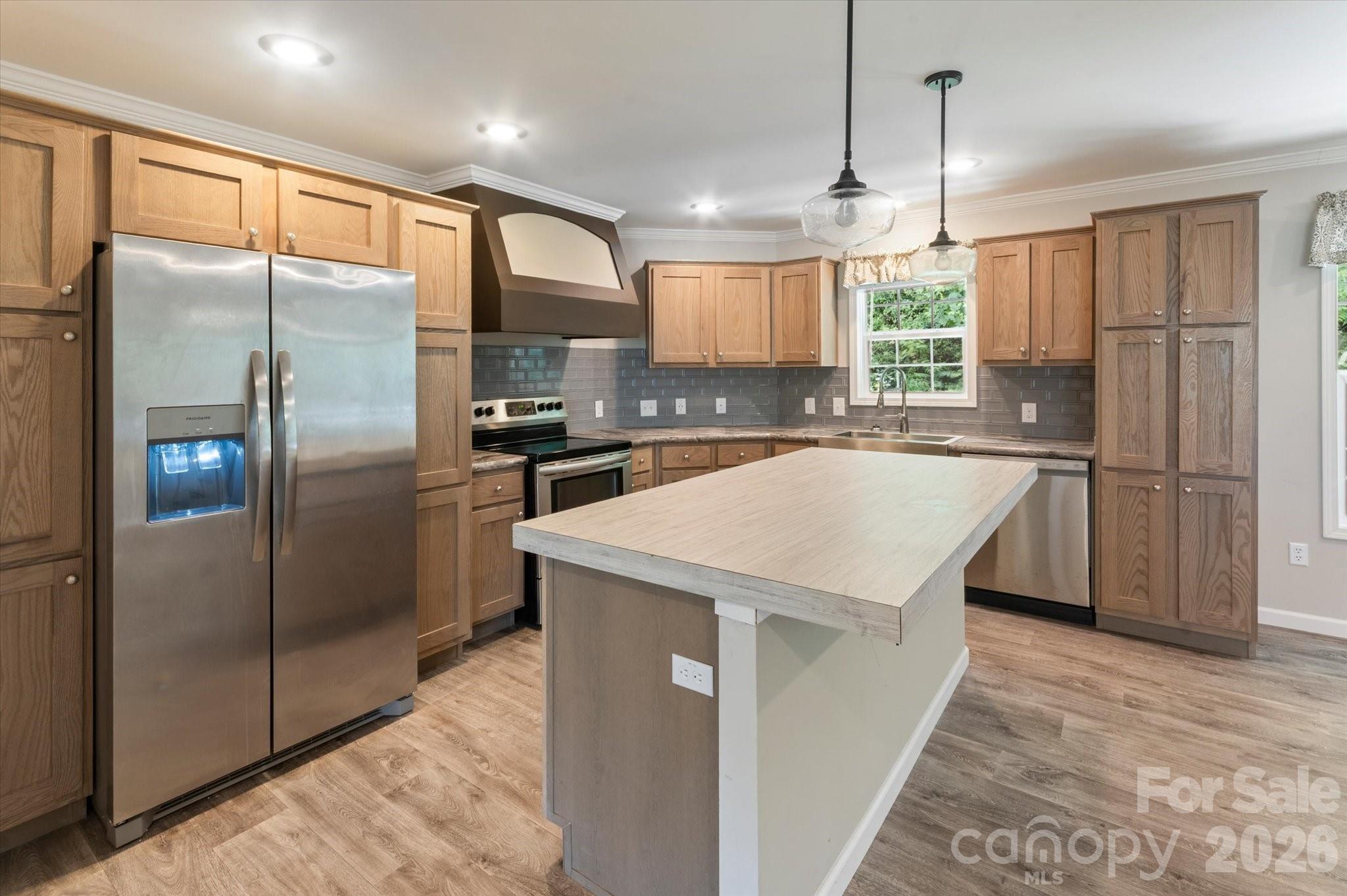 1060 Pickens Highway — Rosman