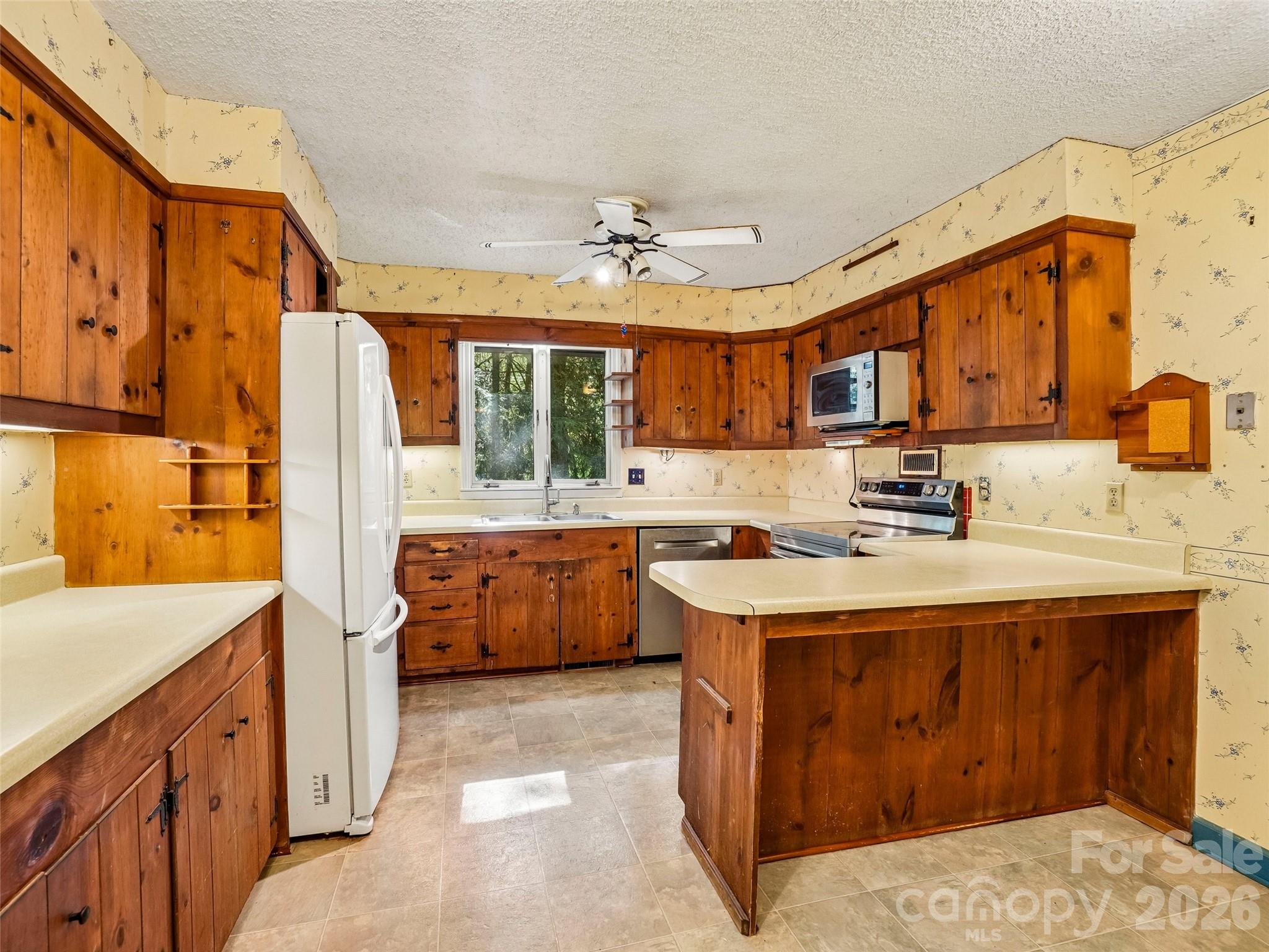 114 Overlook Road — Asheville
