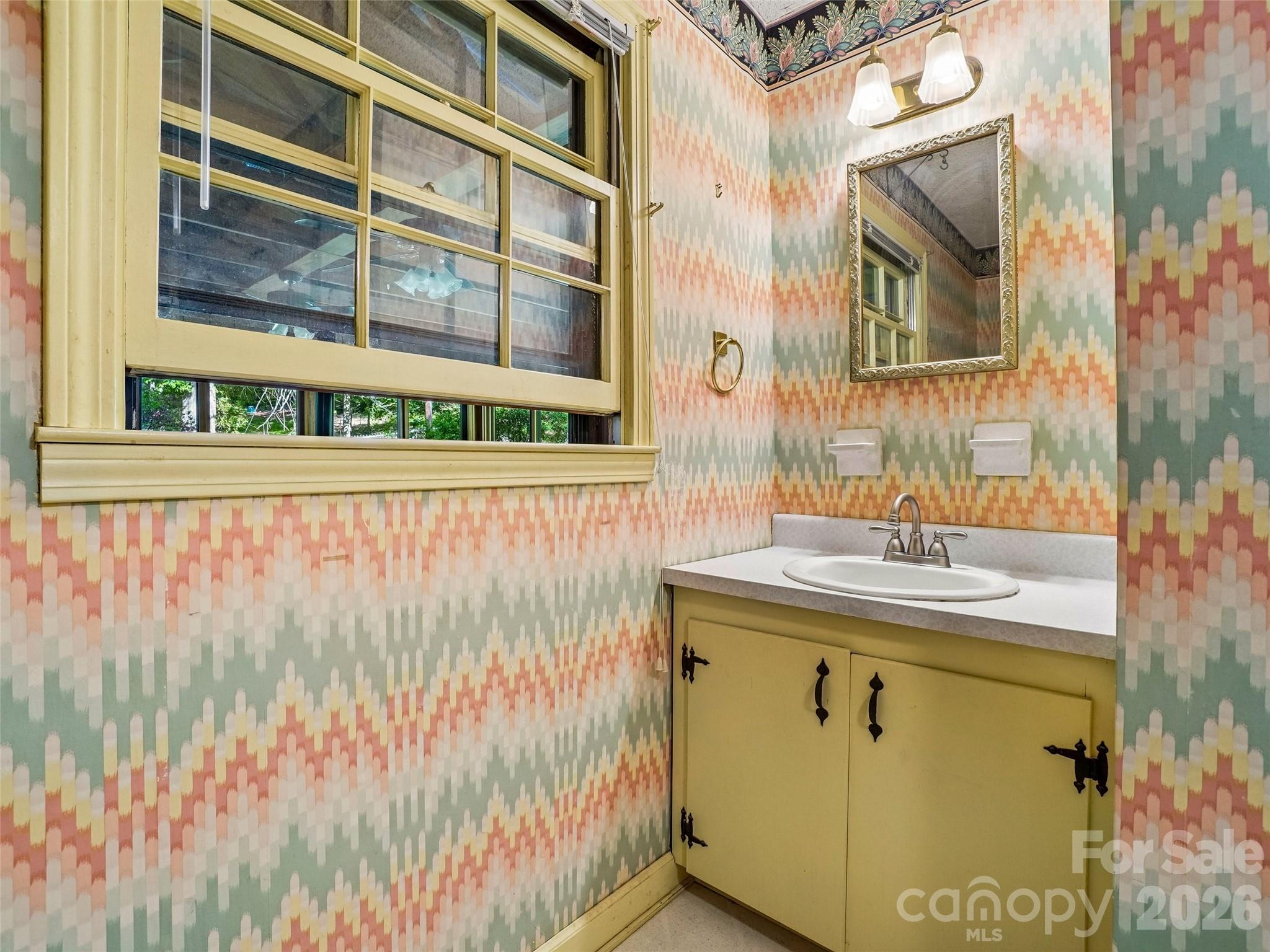 114 Overlook Road — Asheville