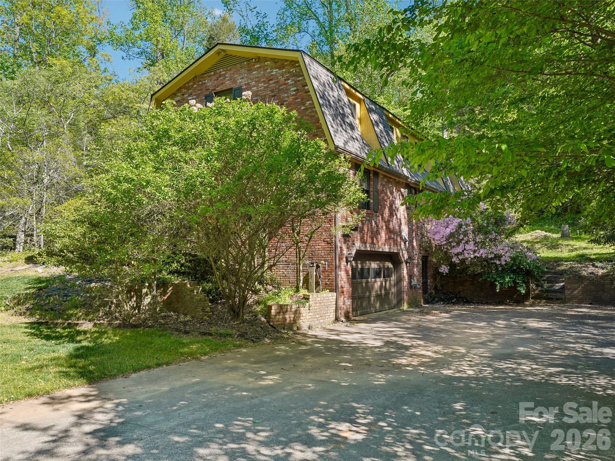 114 Overlook Road — Asheville