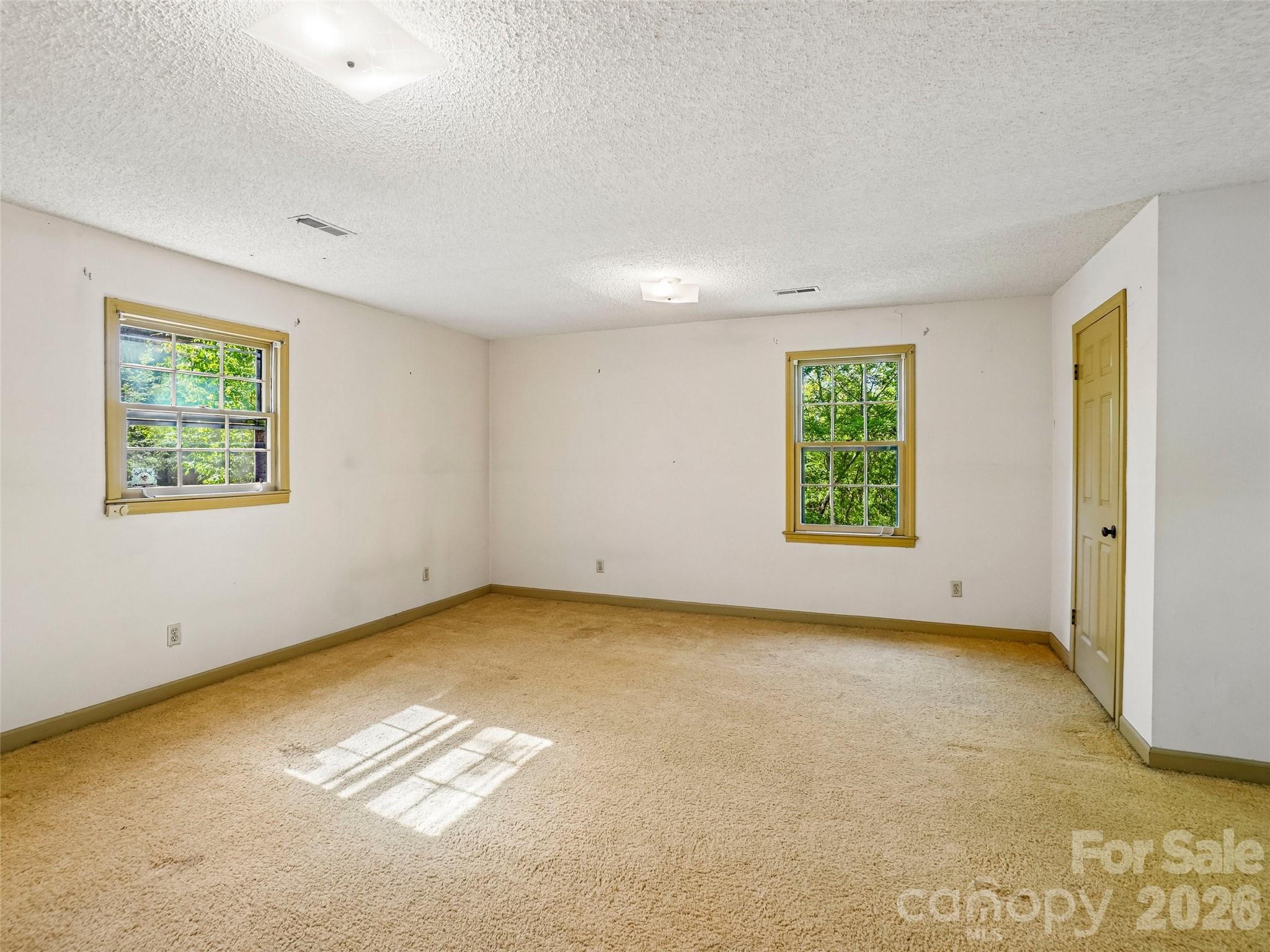 114 Overlook Road — Asheville