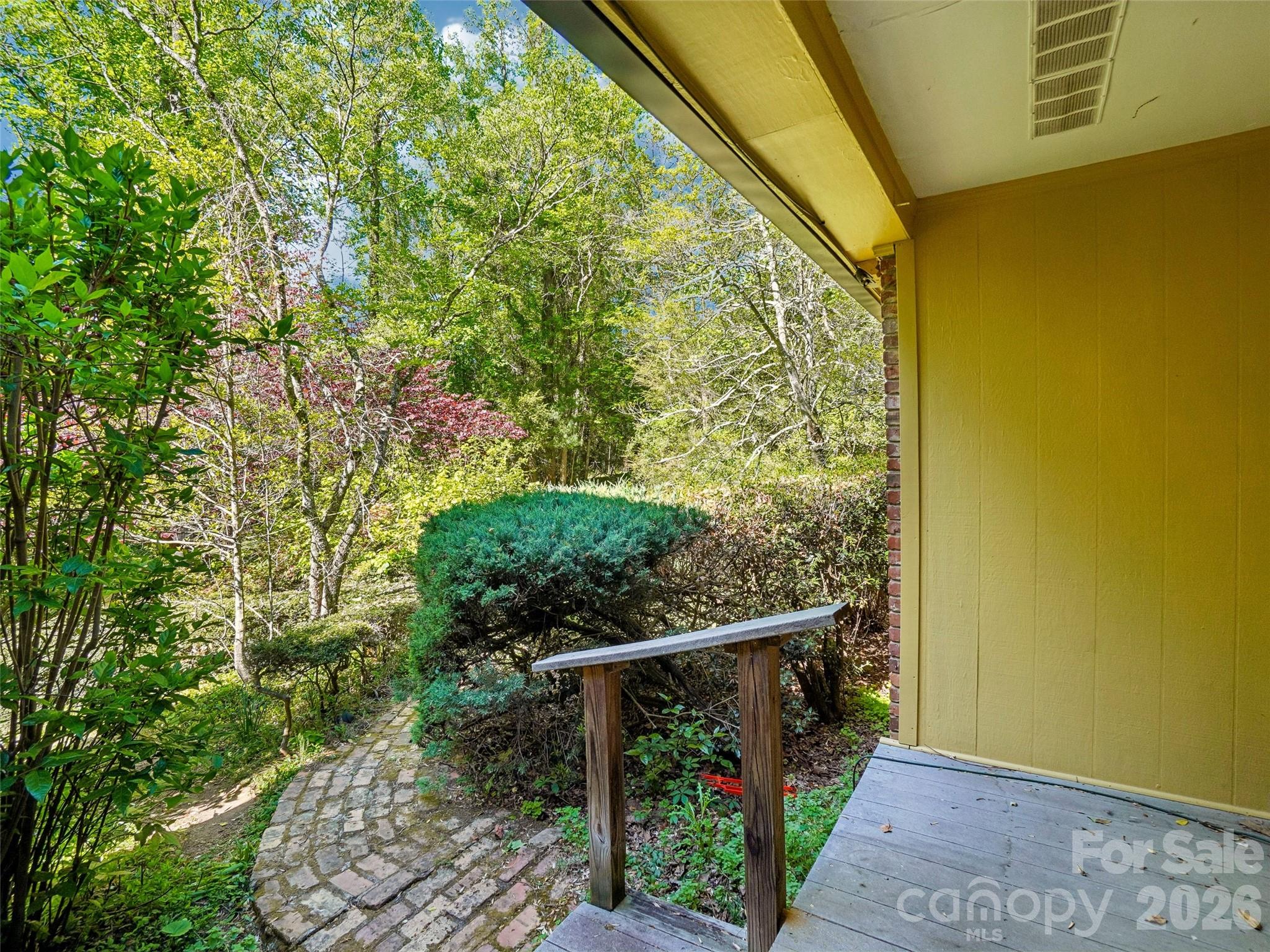 114 Overlook Road — Asheville