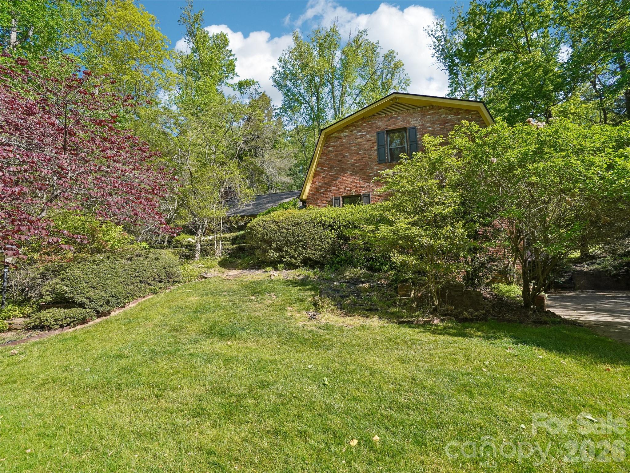 114 Overlook Road — Asheville