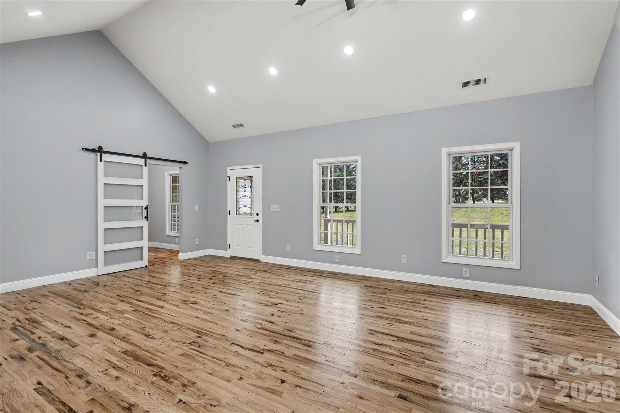 1060 Moss Lake Drive — Clover