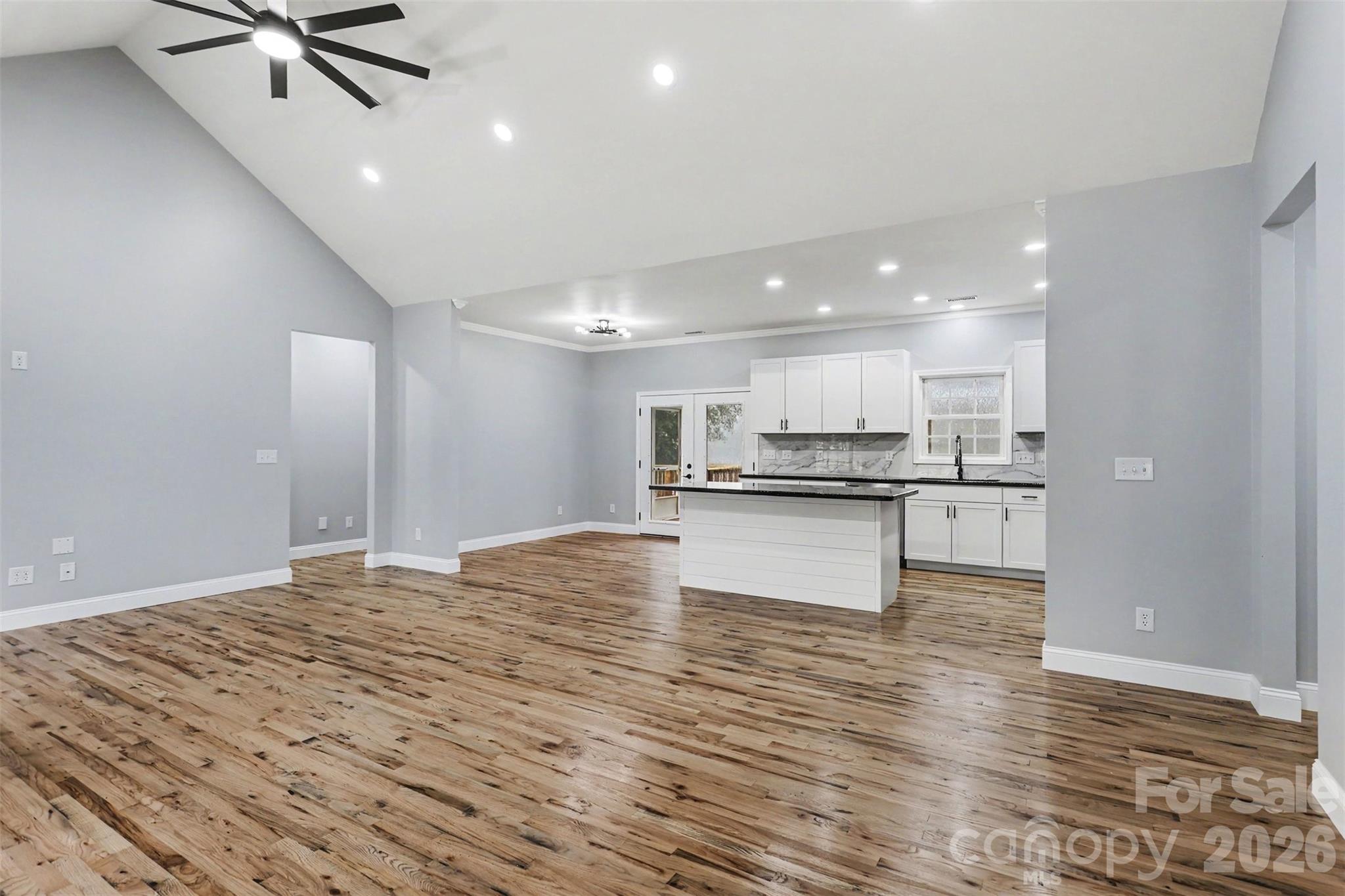 1060 Moss Lake Drive — Clover