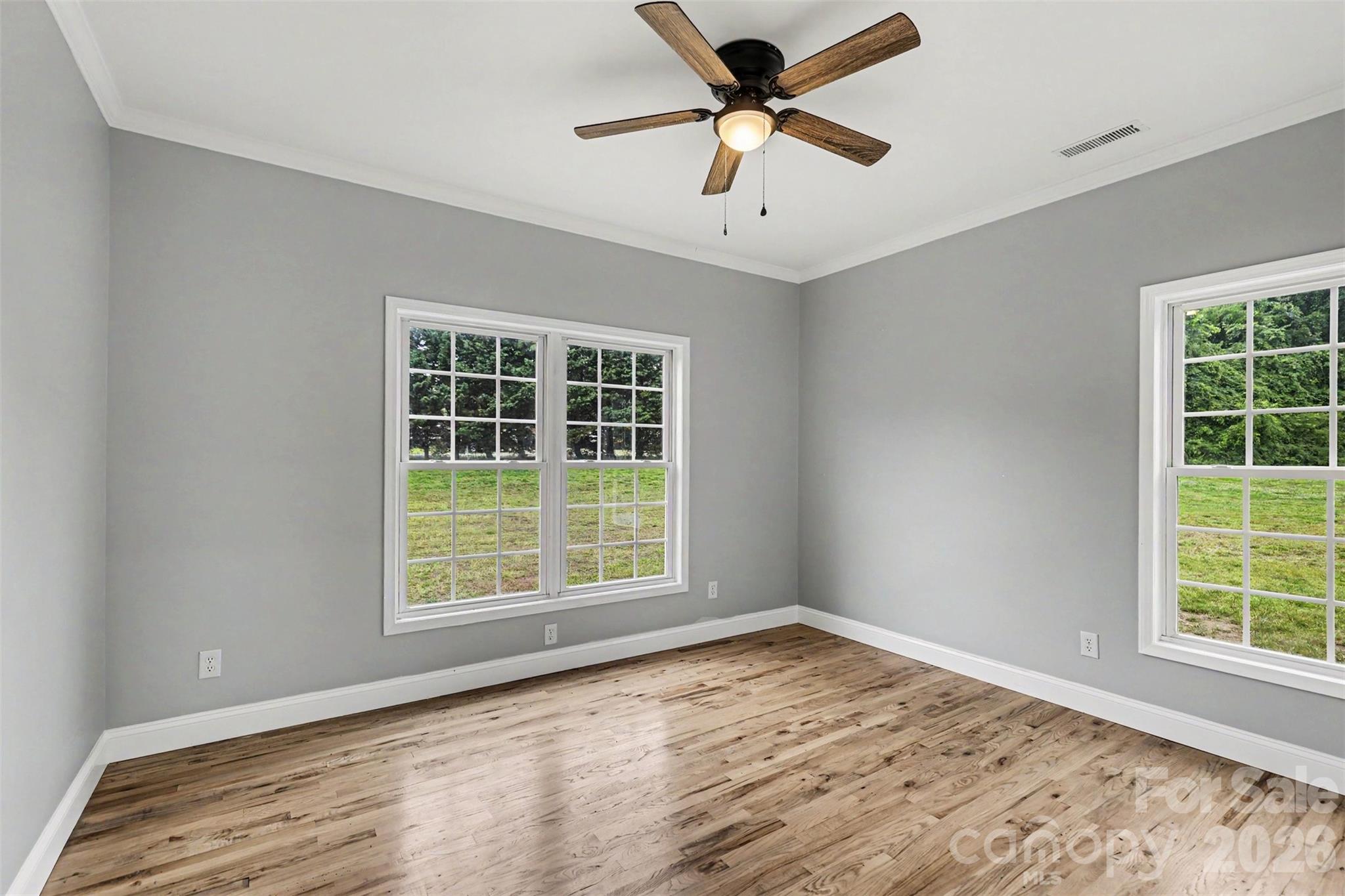 1060 Moss Lake Drive — Clover