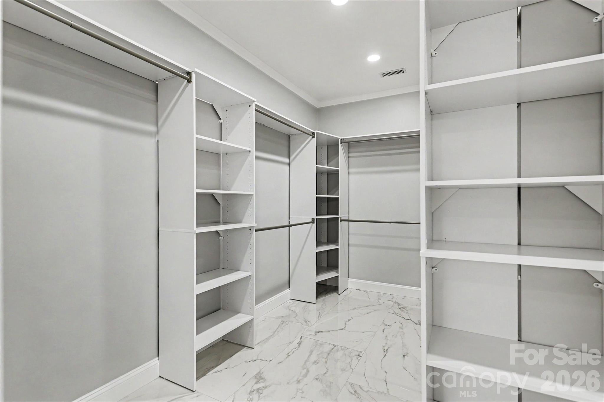 1060 Moss Lake Drive — Clover