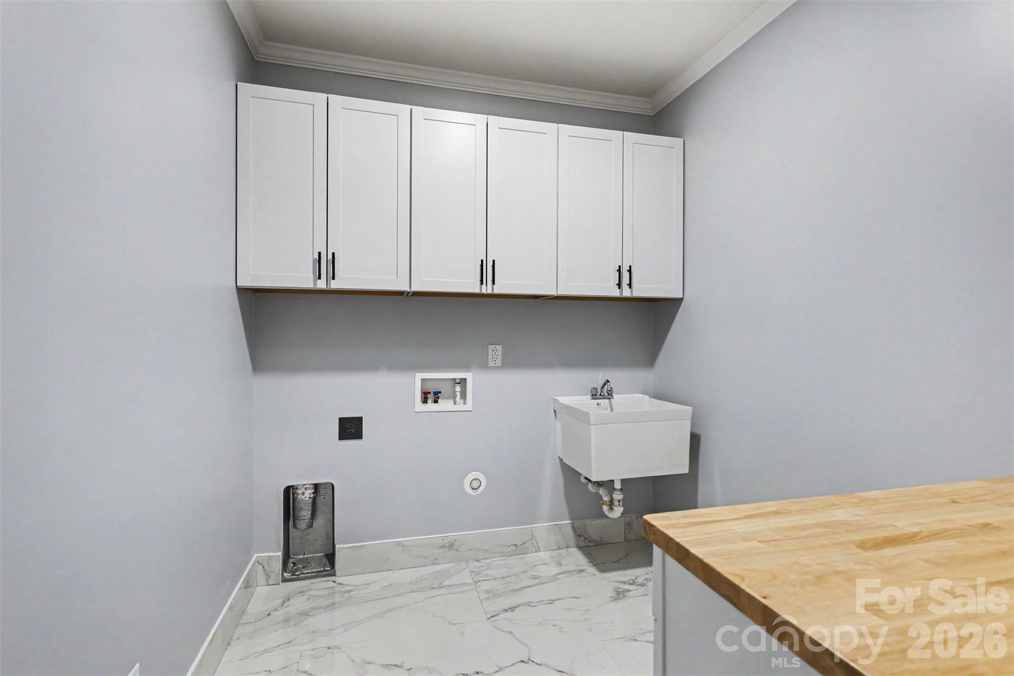 1060 Moss Lake Drive — Clover