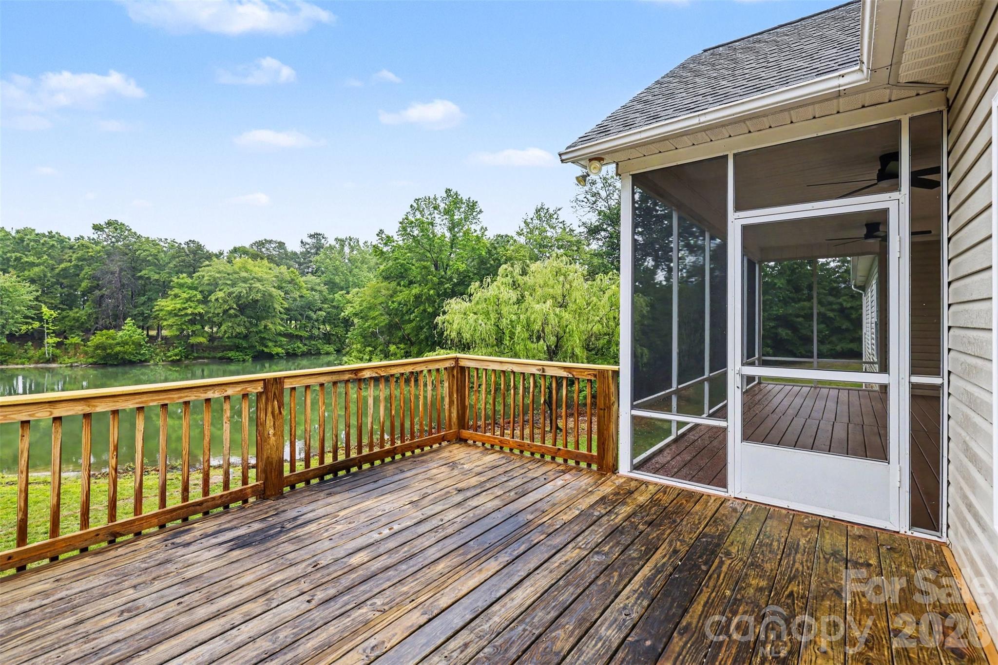 1060 Moss Lake Drive — Clover