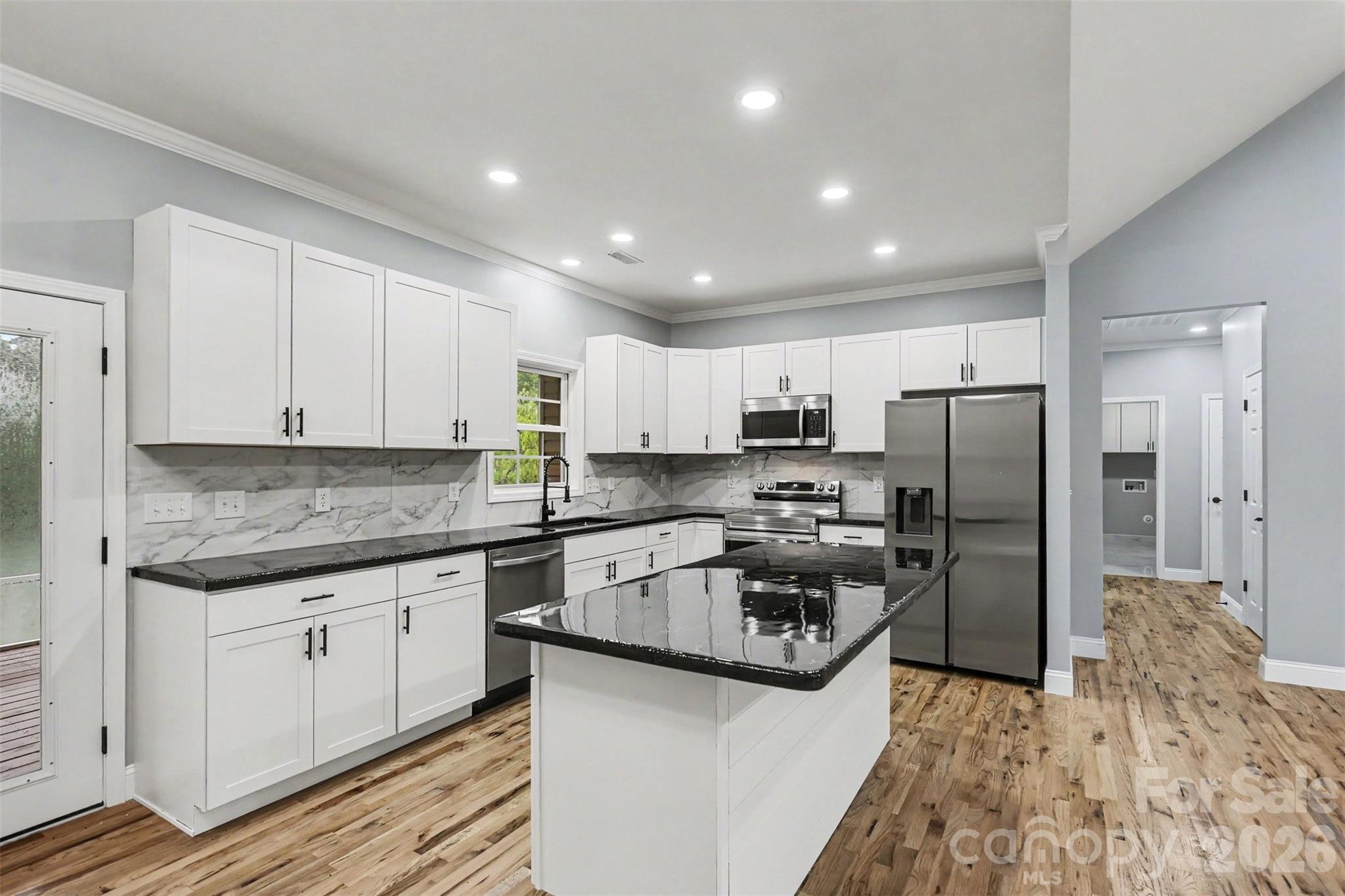 1060 Moss Lake Drive — Clover