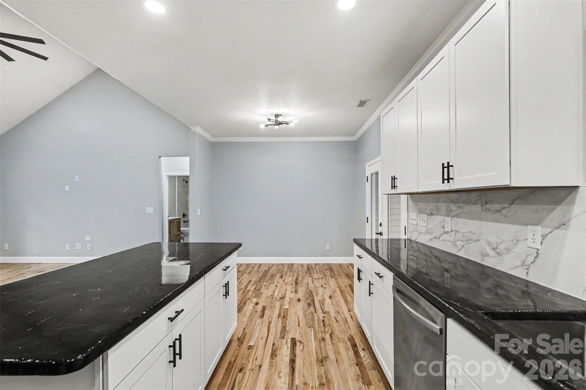 1060 Moss Lake Drive — Clover