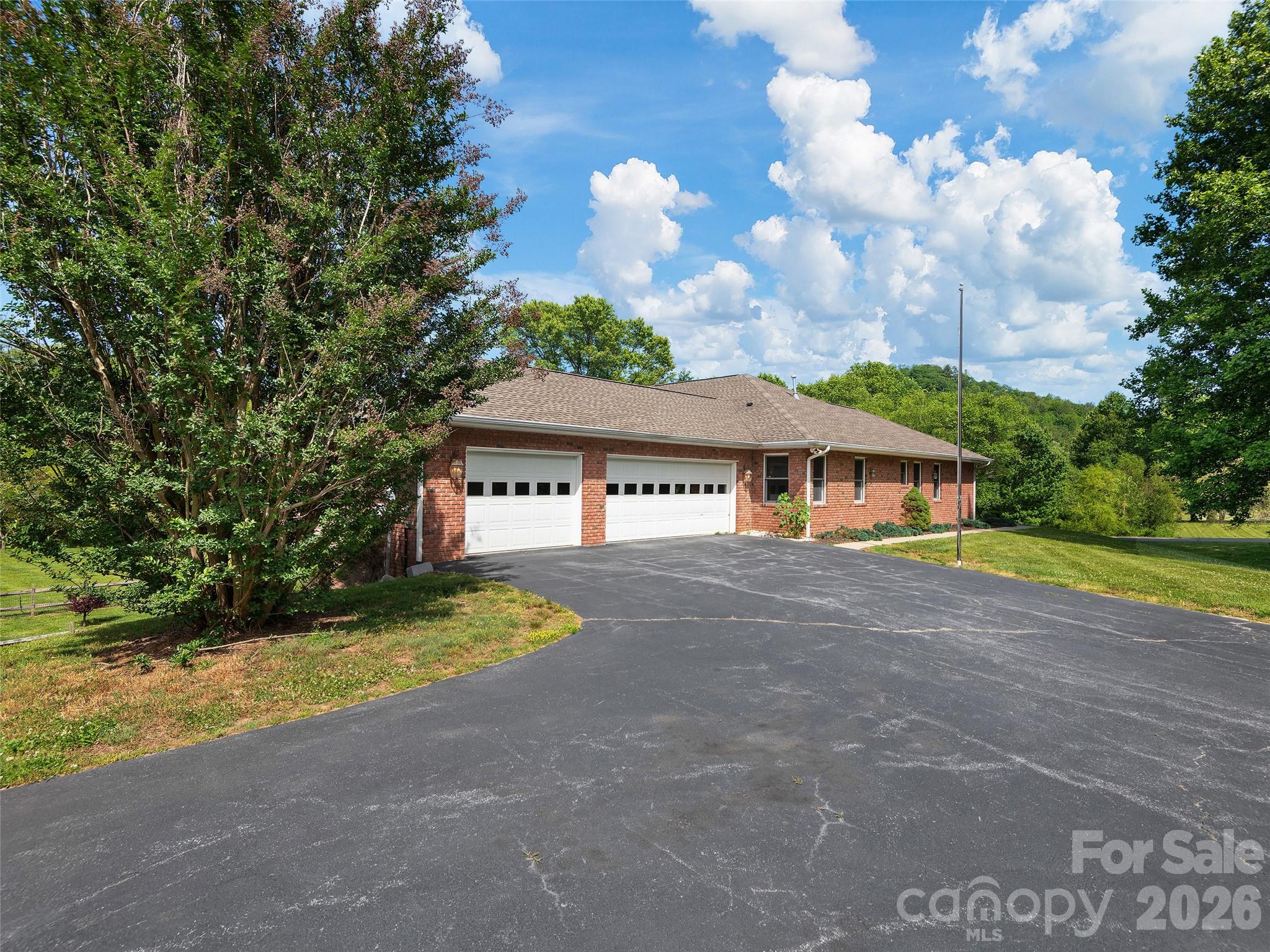 39 Beaumont Drive — Hendersonville