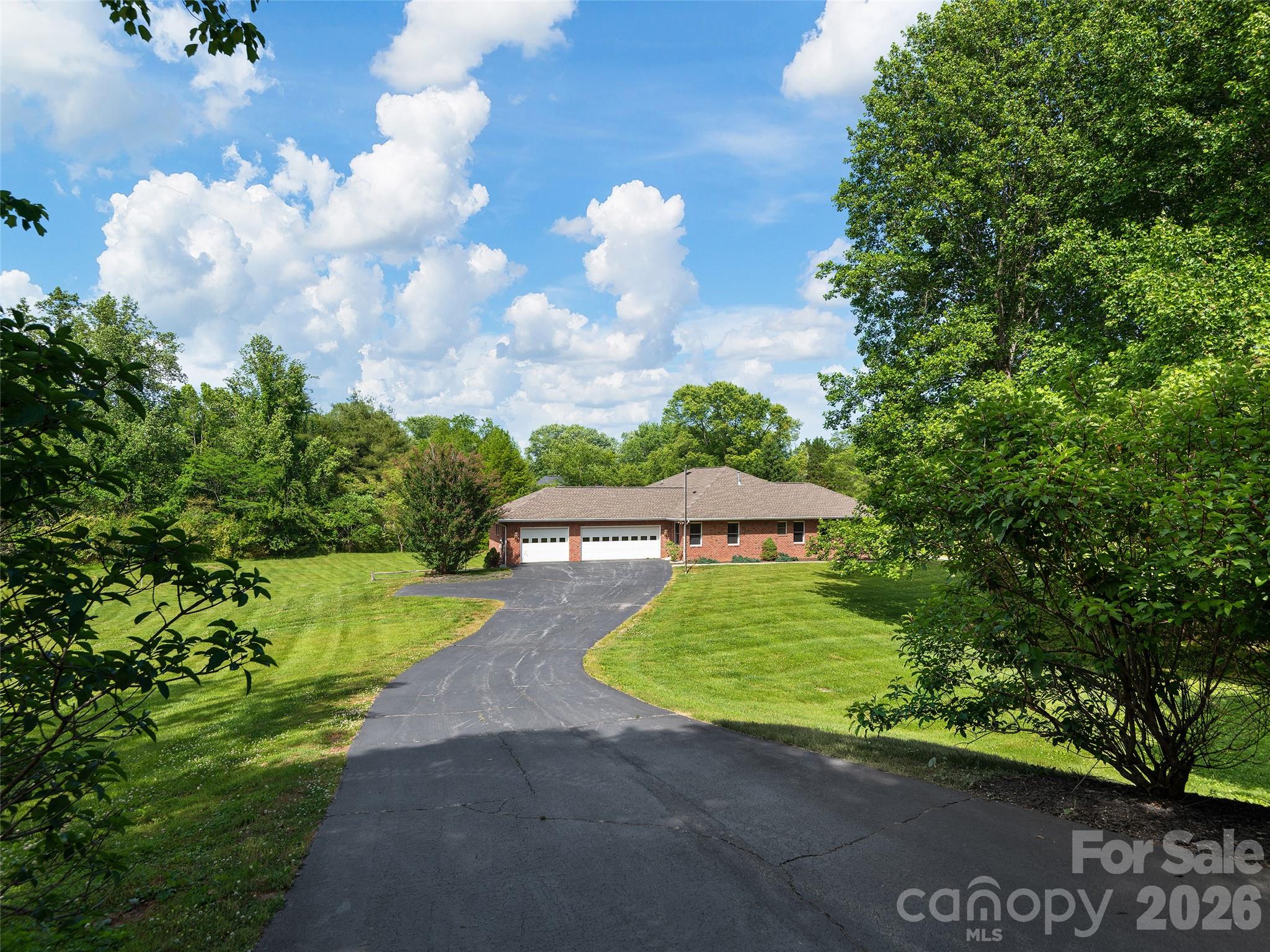 39 Beaumont Drive — Hendersonville
