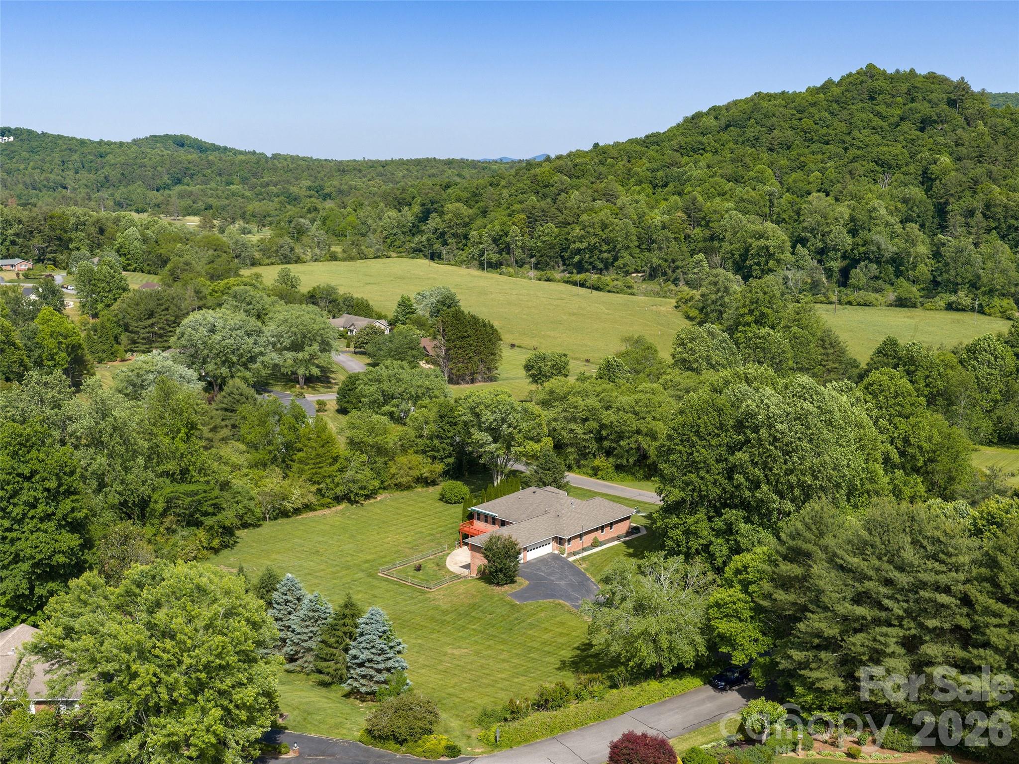 39 Beaumont Drive — Hendersonville