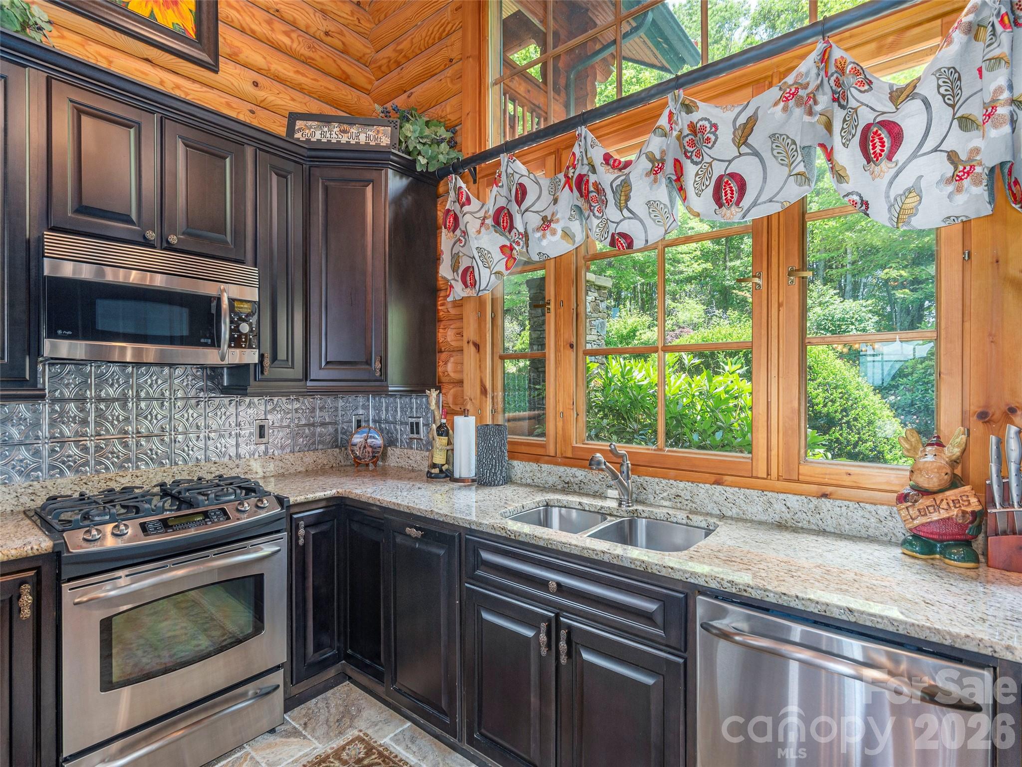574 Leatherwood Drive — Maggie Valley
