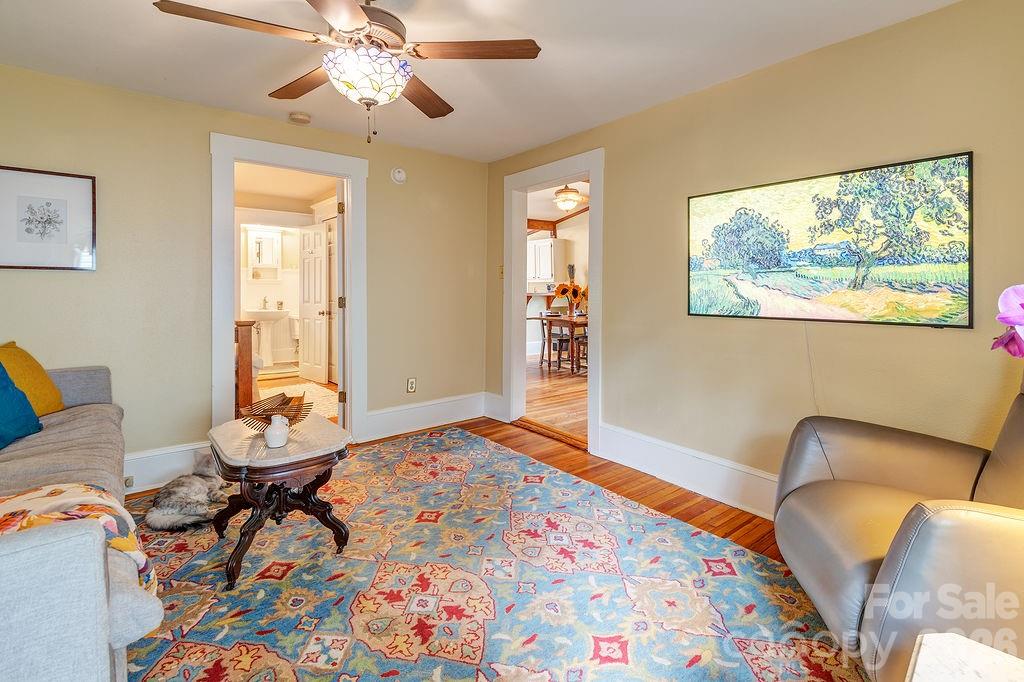 52 Gracelyn Road — Asheville