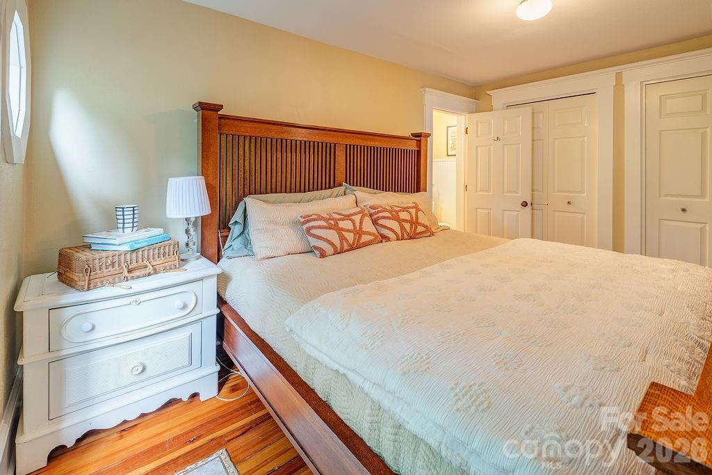52 Gracelyn Road — Asheville