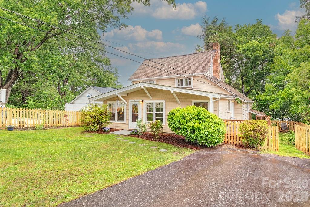 52 Gracelyn Road — Asheville