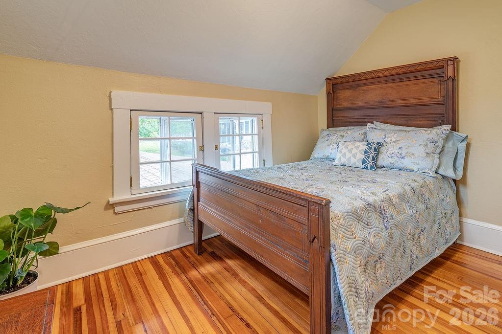 52 Gracelyn Road — Asheville