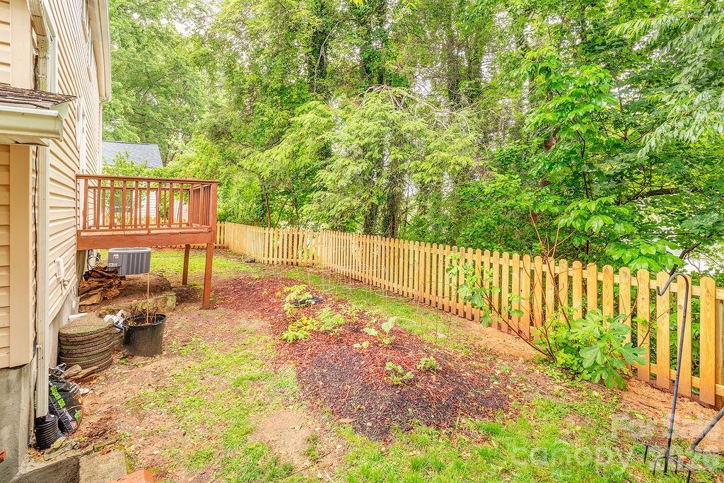 52 Gracelyn Road — Asheville