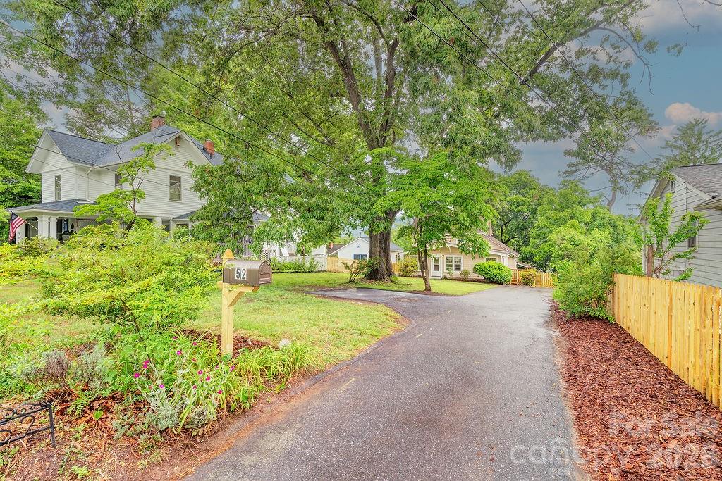 52 Gracelyn Road — Asheville