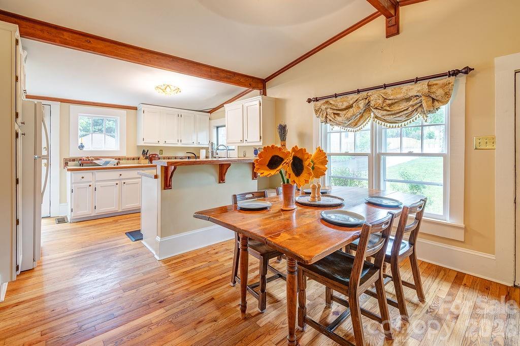 52 Gracelyn Road — Asheville
