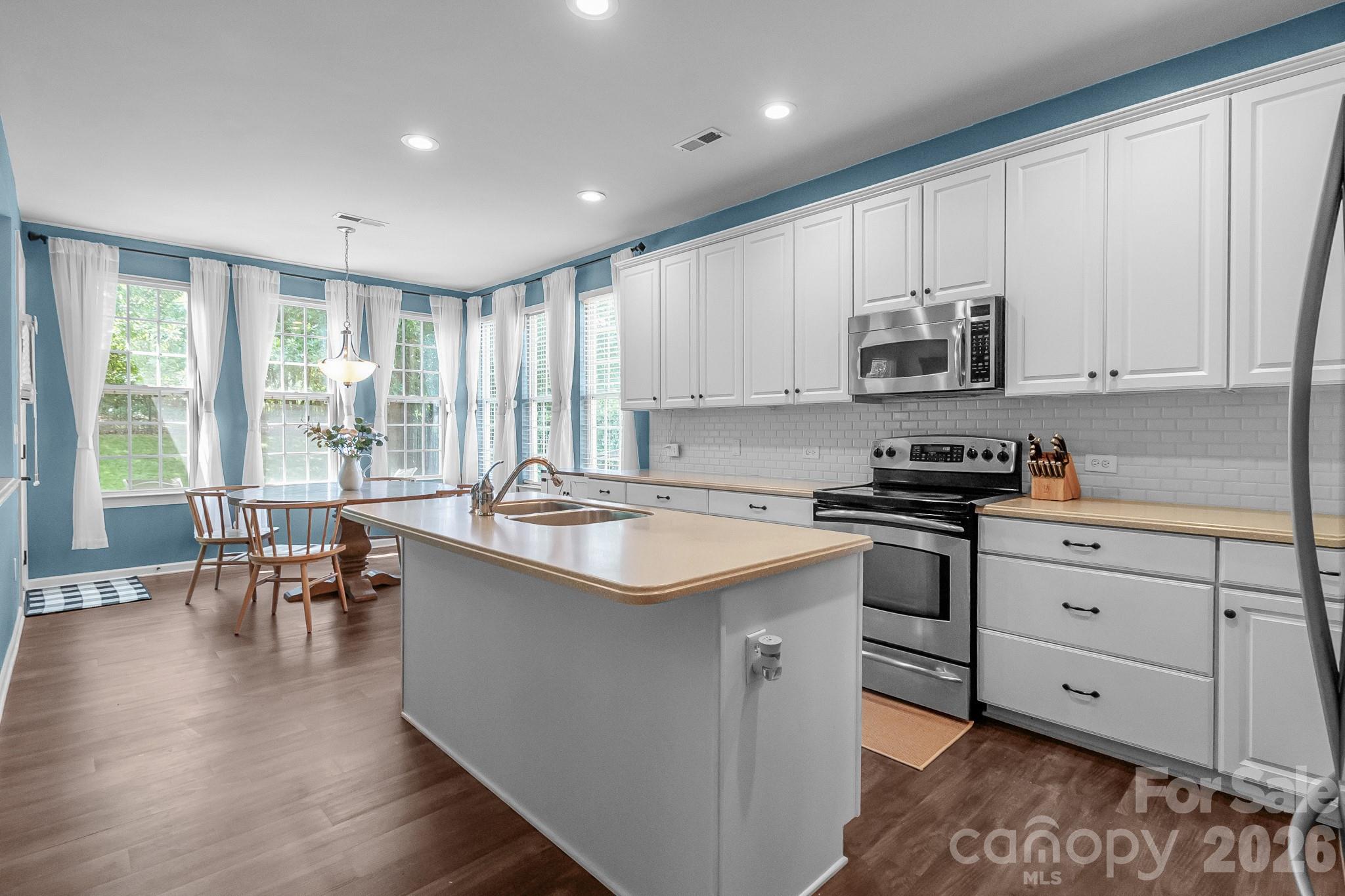 10507 Bere Island Drive — Charlotte