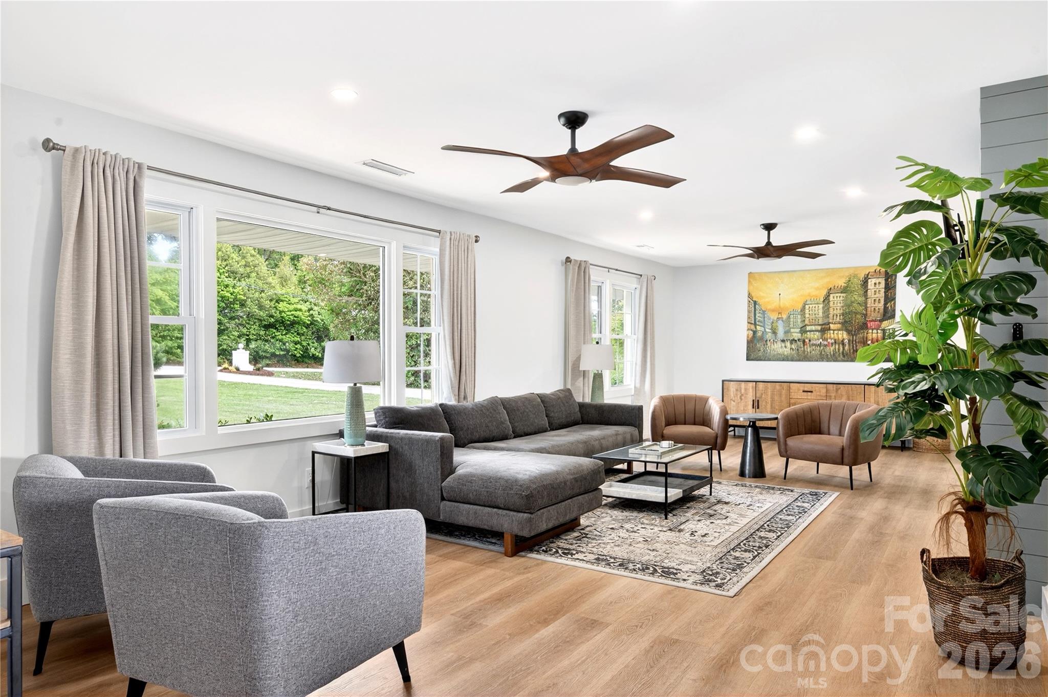 134 W Oakview Road — Asheville