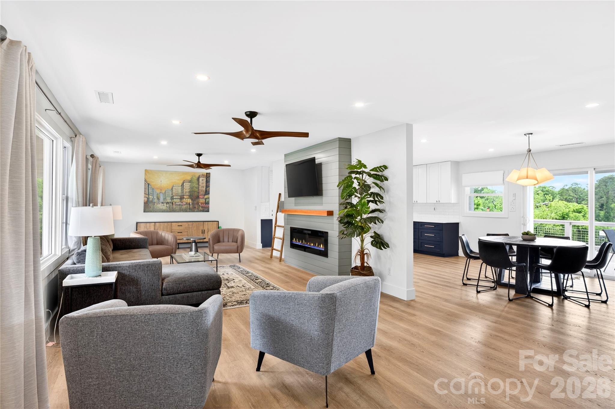 134 W Oakview Road — Asheville