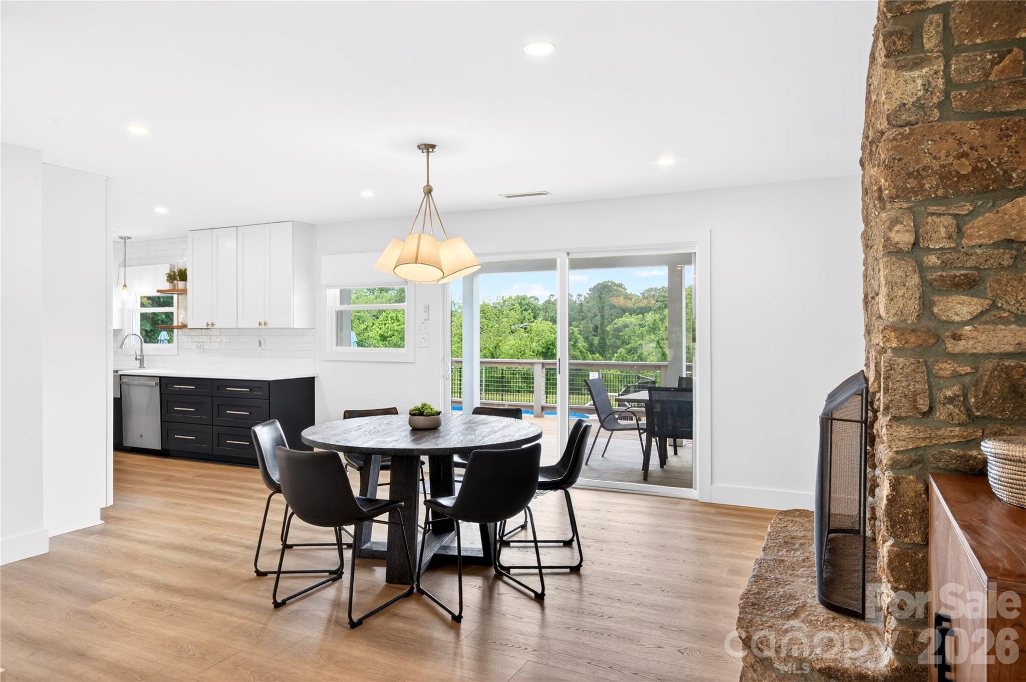 134 W Oakview Road — Asheville
