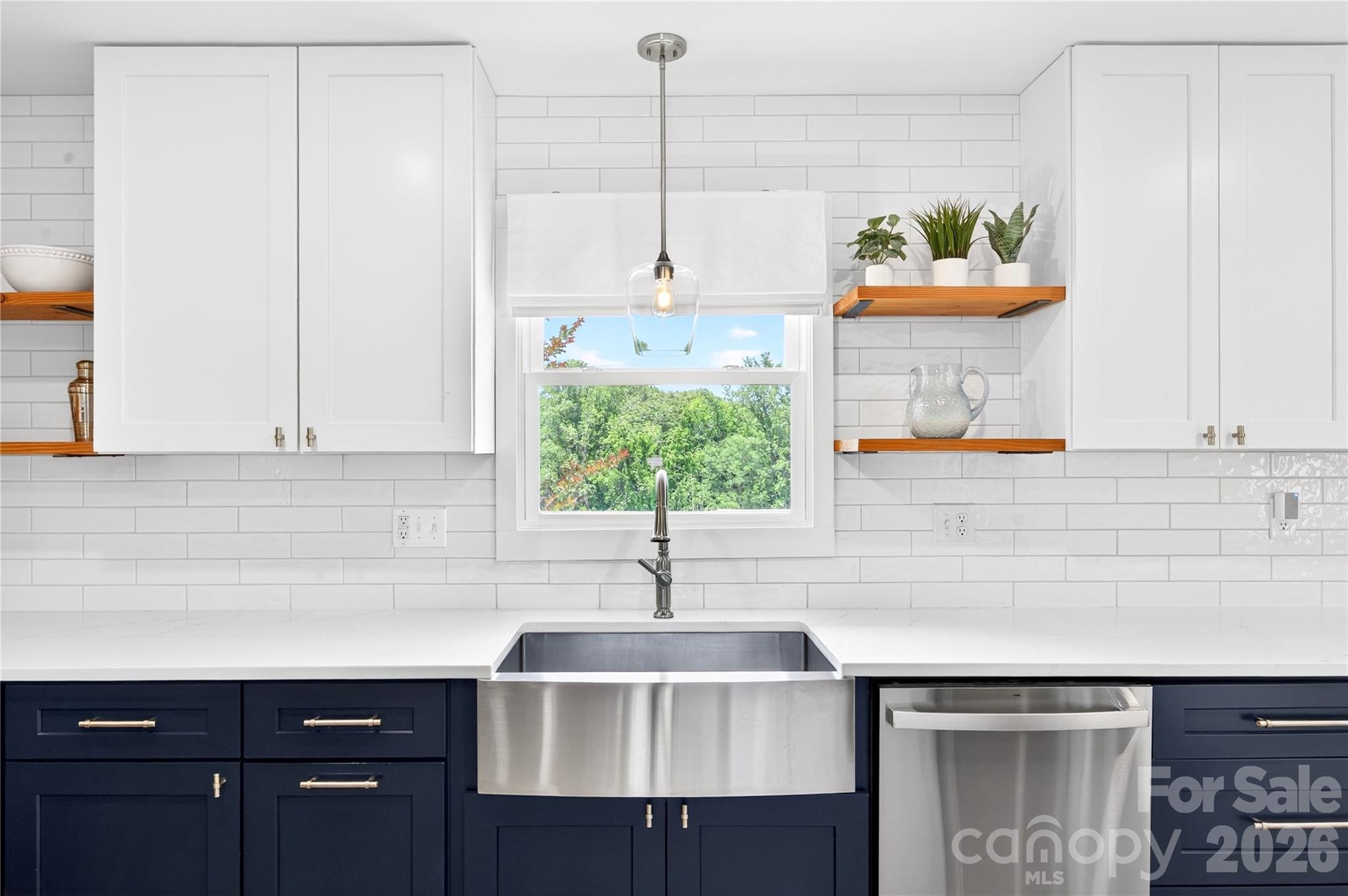 134 W Oakview Road — Asheville