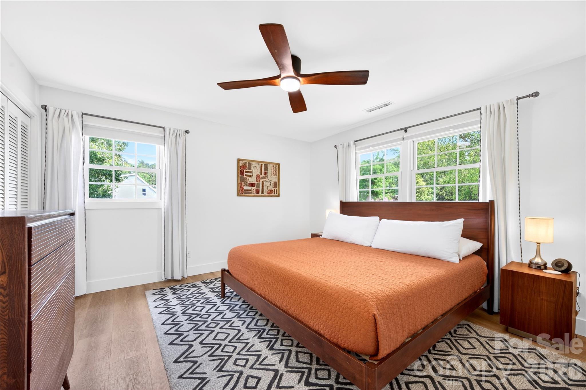 134 W Oakview Road — Asheville