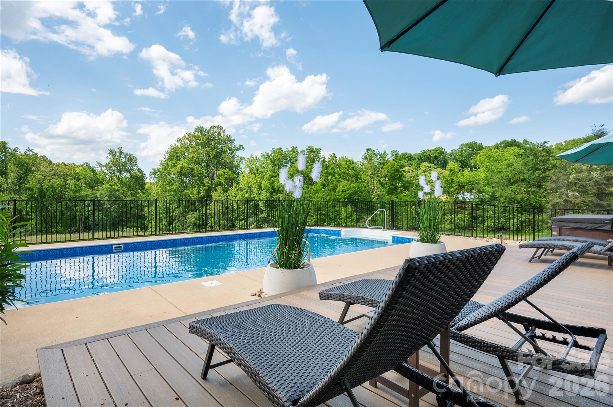 134 W Oakview Road — Asheville