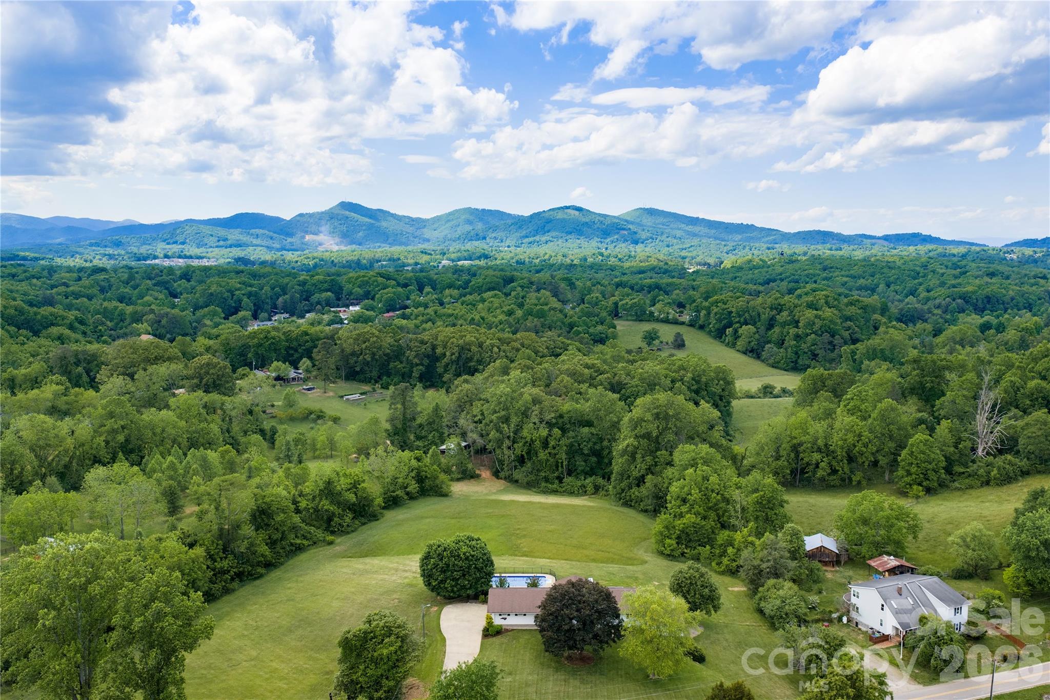134 W Oakview Road — Asheville