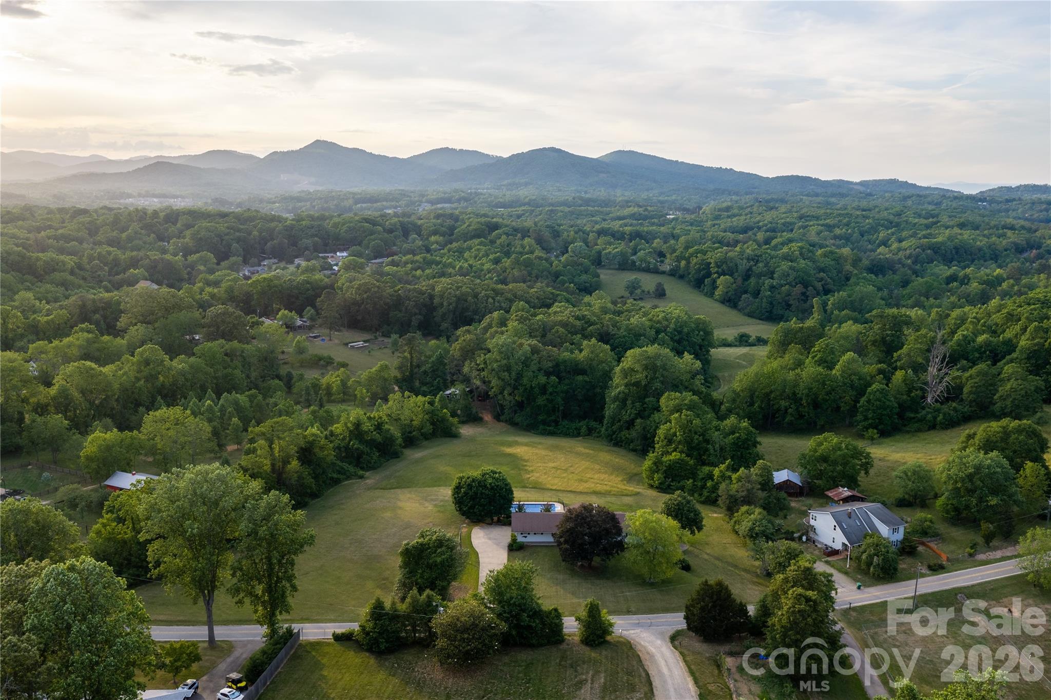 134 W Oakview Road — Asheville