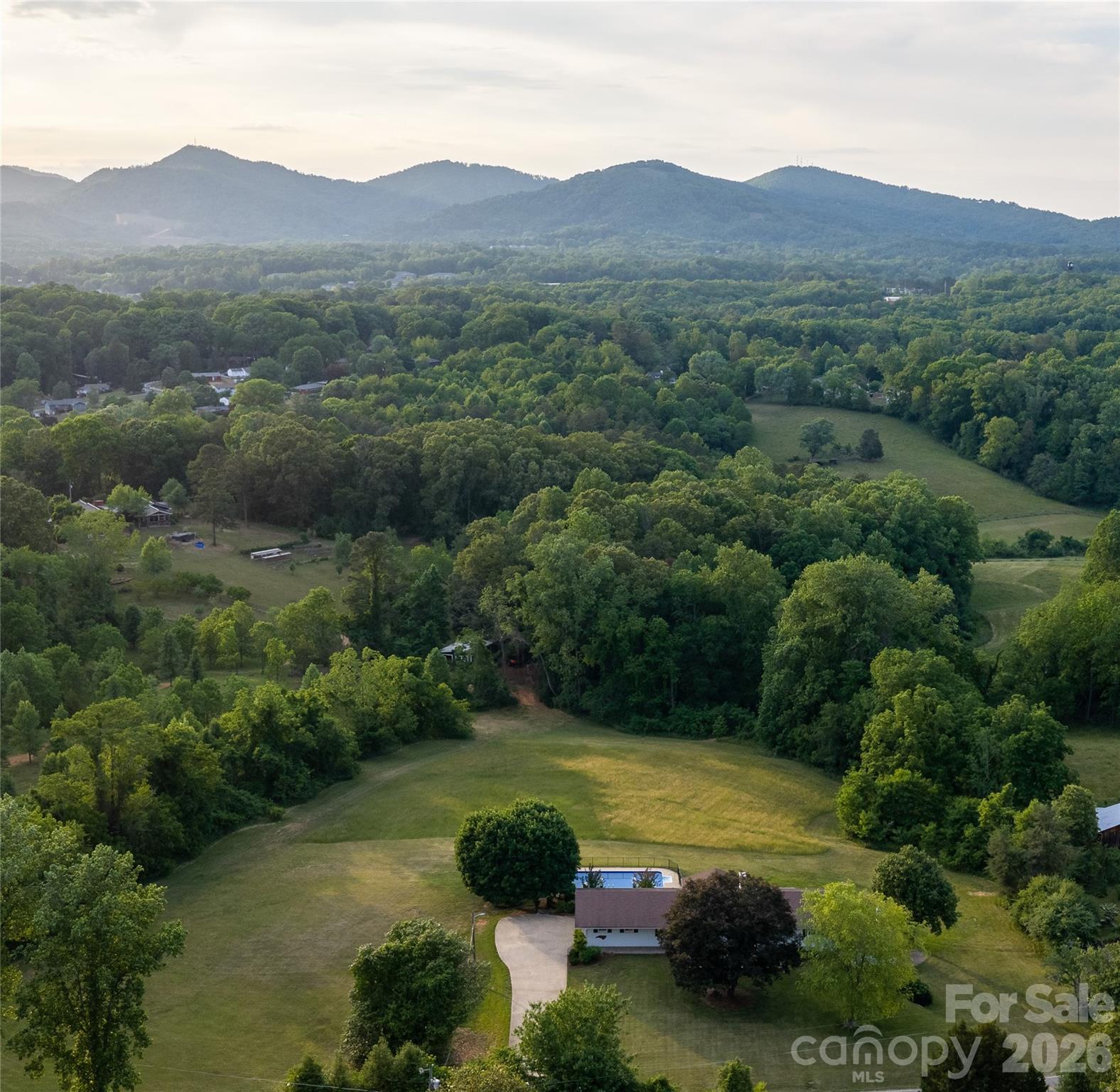134 W Oakview Road — Asheville